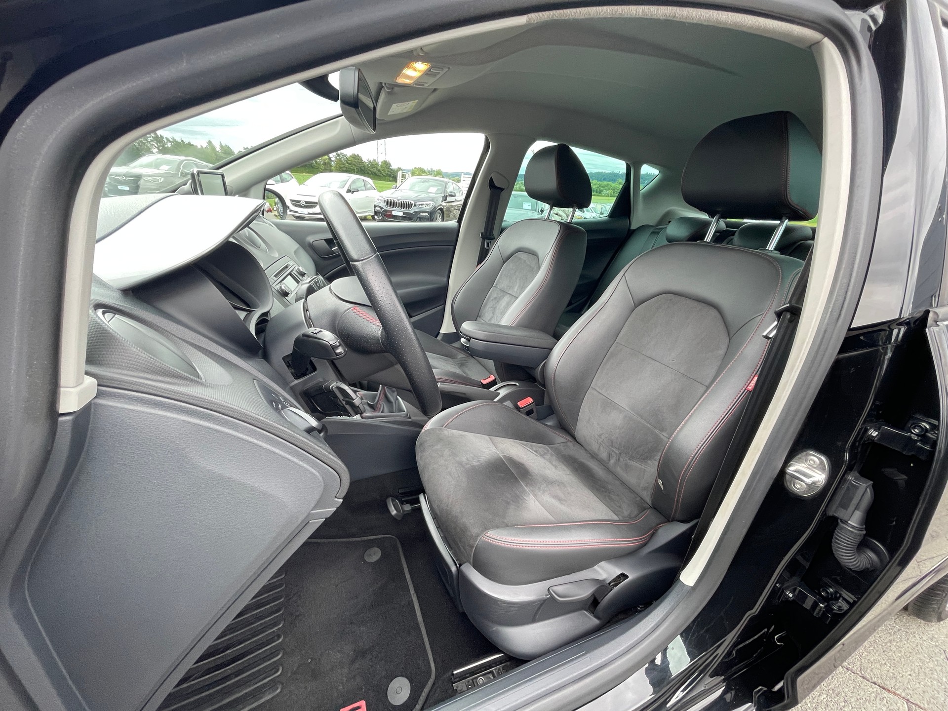 SEAT Ibiza 1.6 TDI FR-image-12