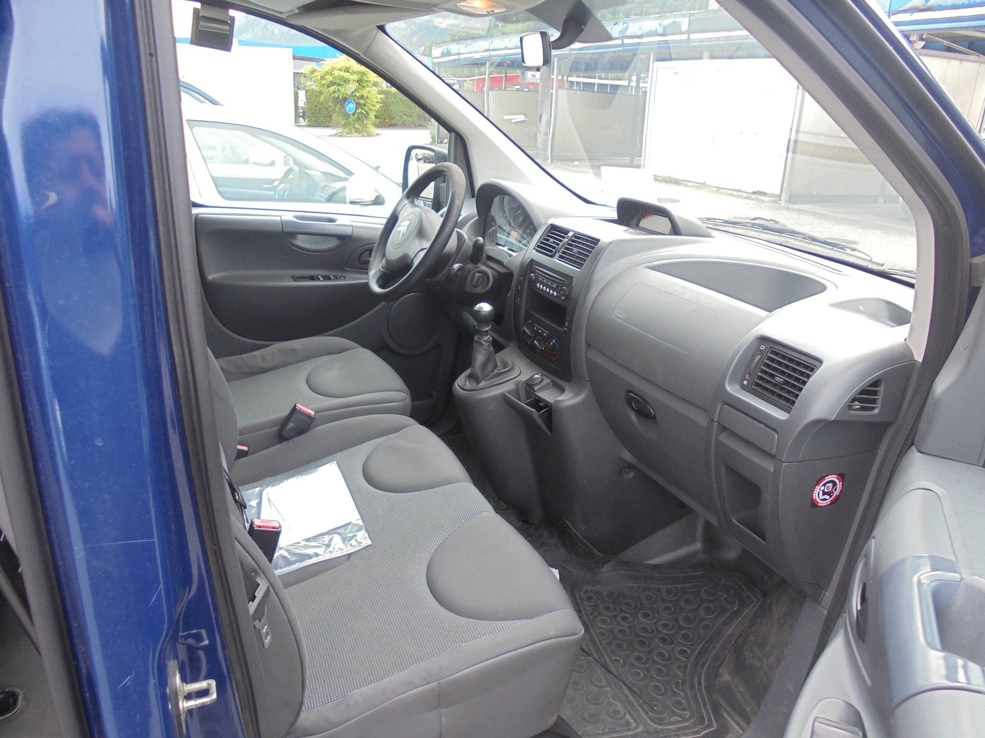 CITROEN Jumpy 2.0 HDi L2H1 Attraction-image-6
