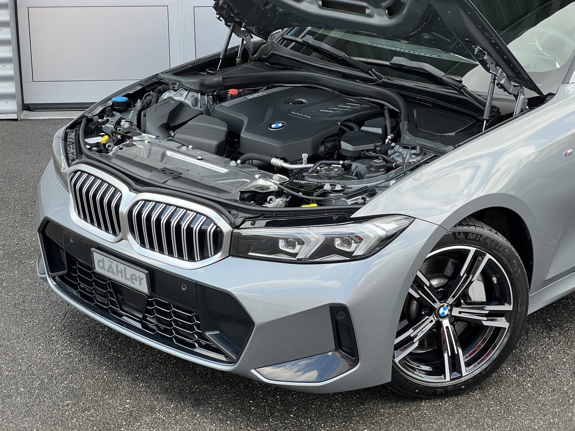 BMW 330i Touring xDrive Steptronic M Sport-image-11