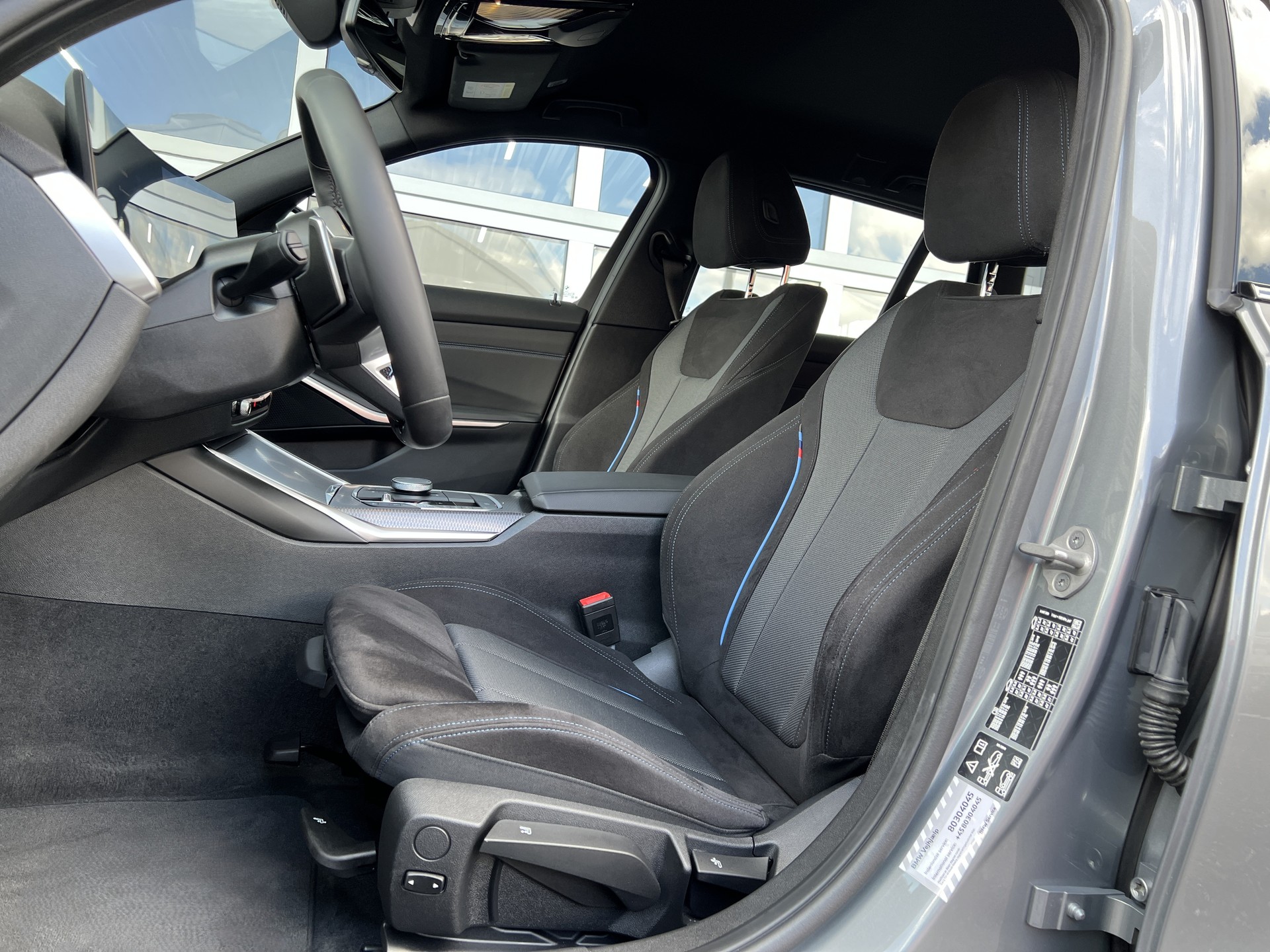 BMW 330i Touring xDrive Steptronic M Sport-image-5