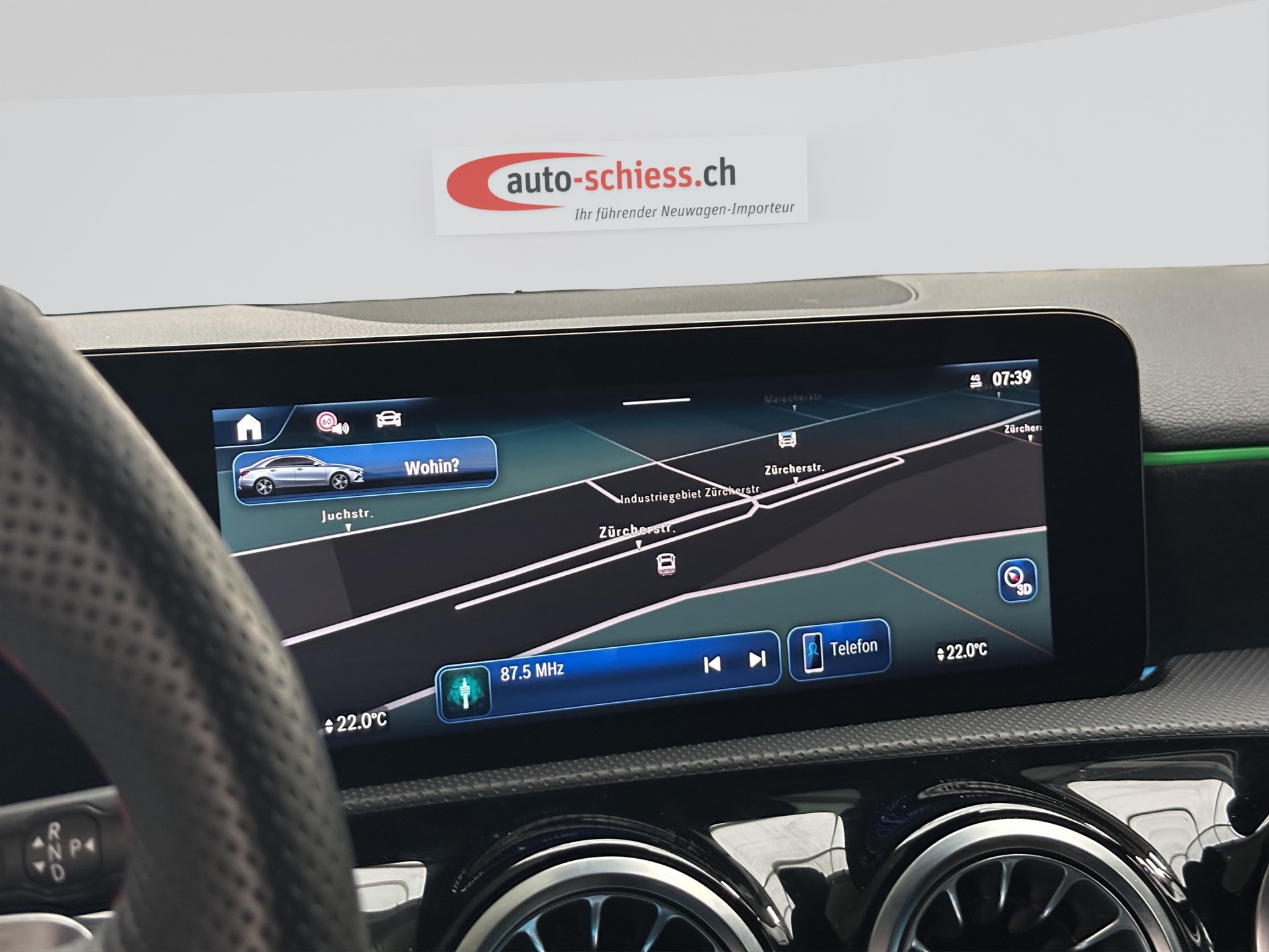 MERCEDES-BENZ A 220 4Matic 8G-DCT AMG Line Night-image-11