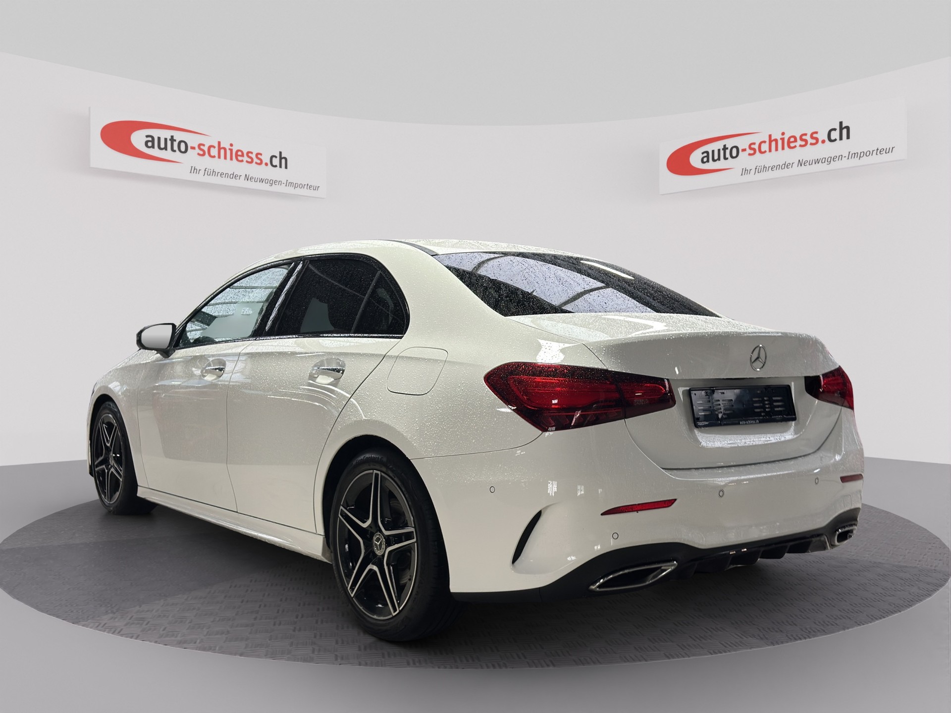 MERCEDES-BENZ A 220 4Matic 8G-DCT AMG Line Night-image-2