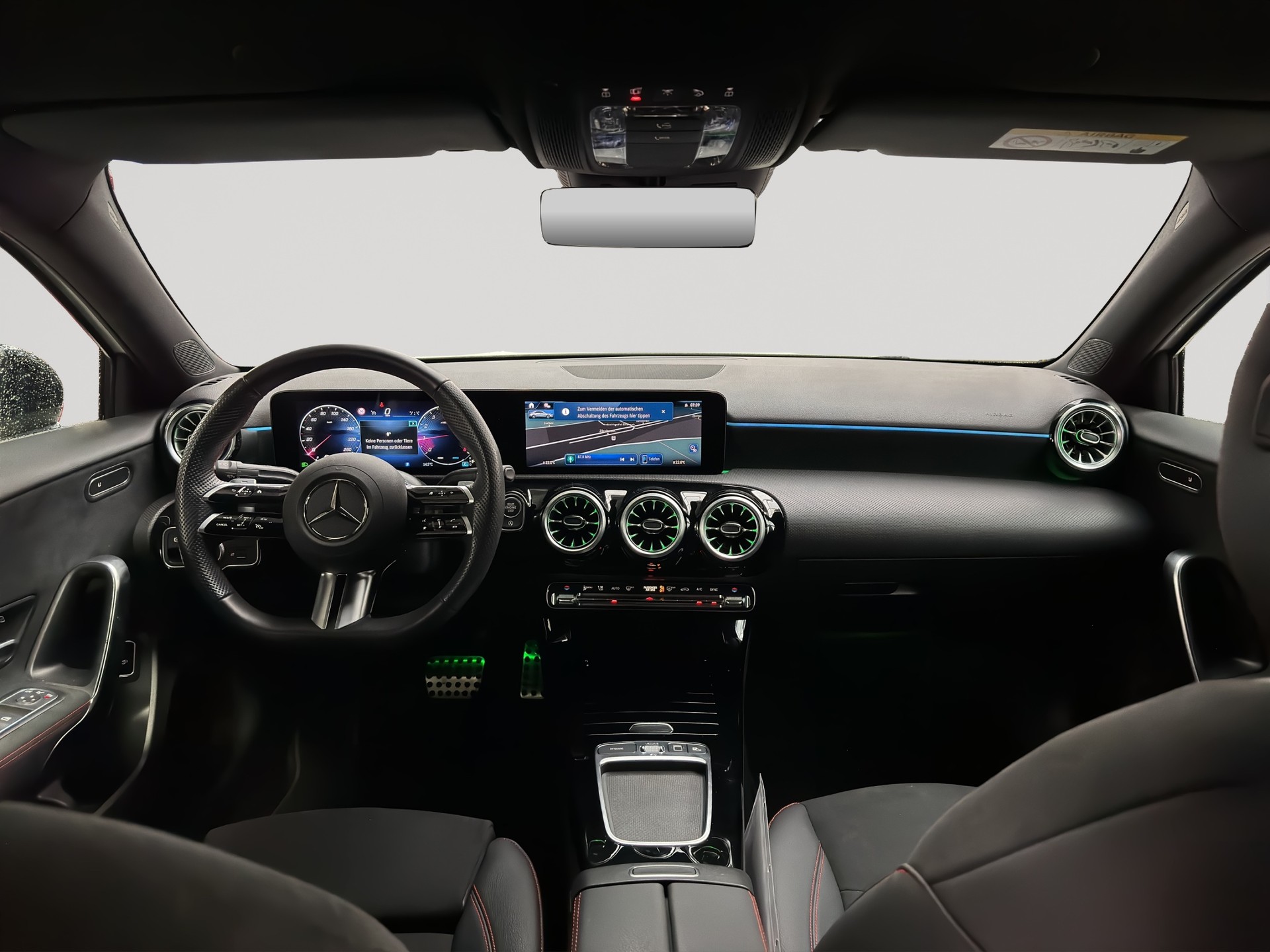 MERCEDES-BENZ A 220 4Matic 8G-DCT AMG Line Night-image-13