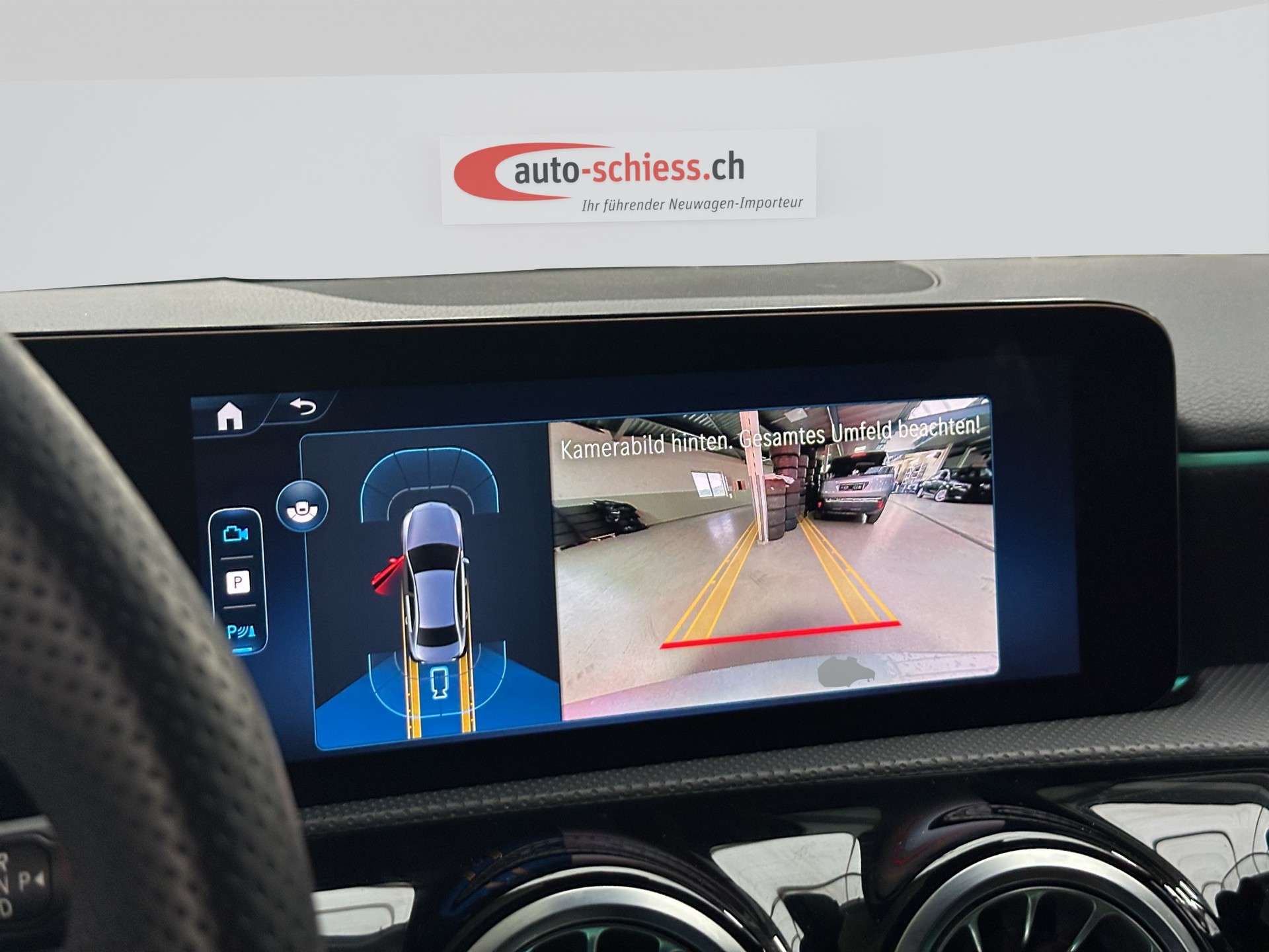 MERCEDES-BENZ A 220 4Matic 8G-DCT AMG Line Night-image-12