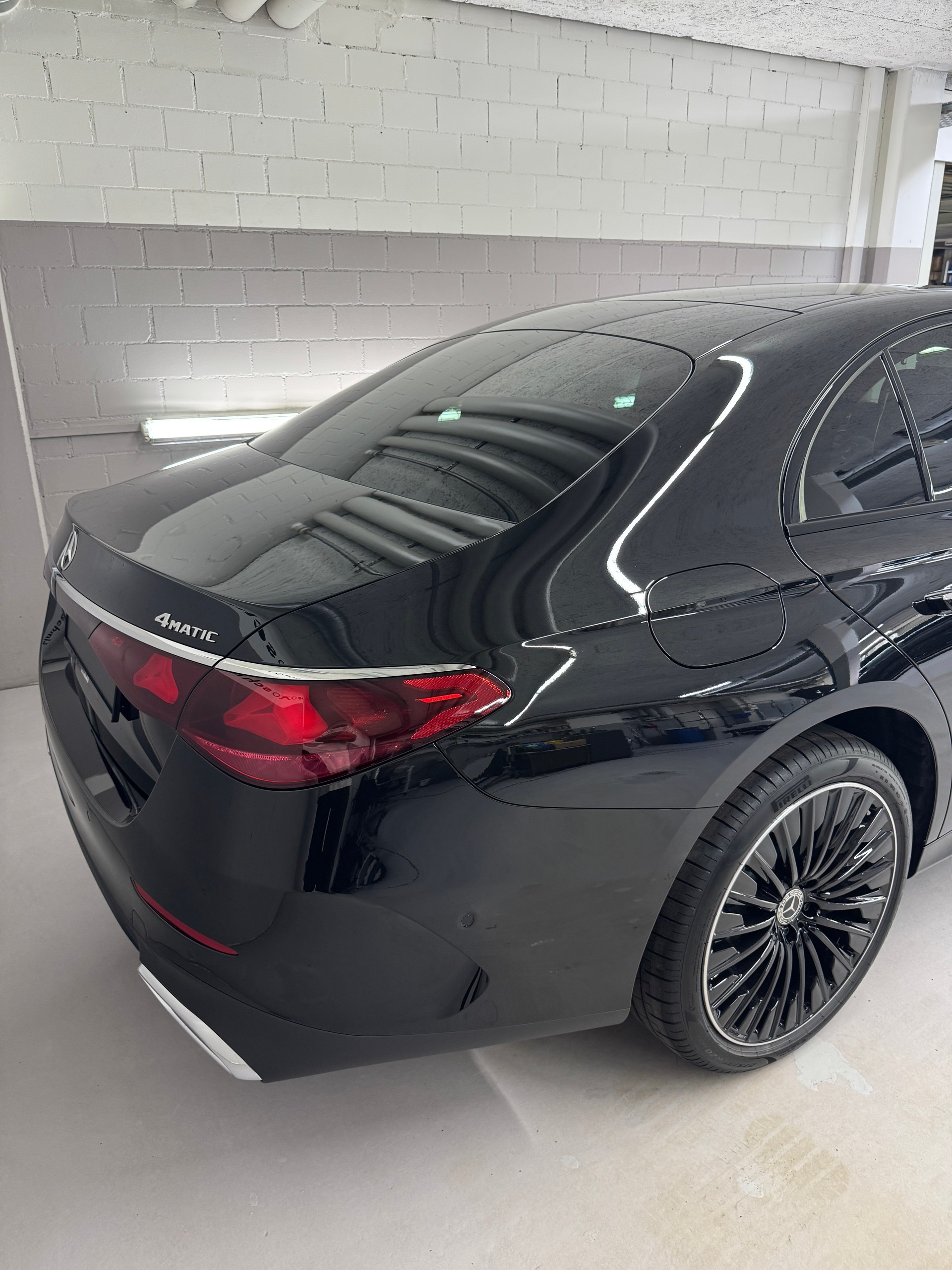 MERCEDES-BENZ E 450 4Matic-showroom-element-3