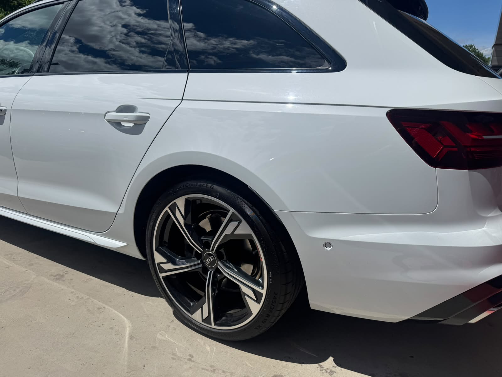 AUDI A4 Avant 40 TDI S line quattro S-tronic-image-8