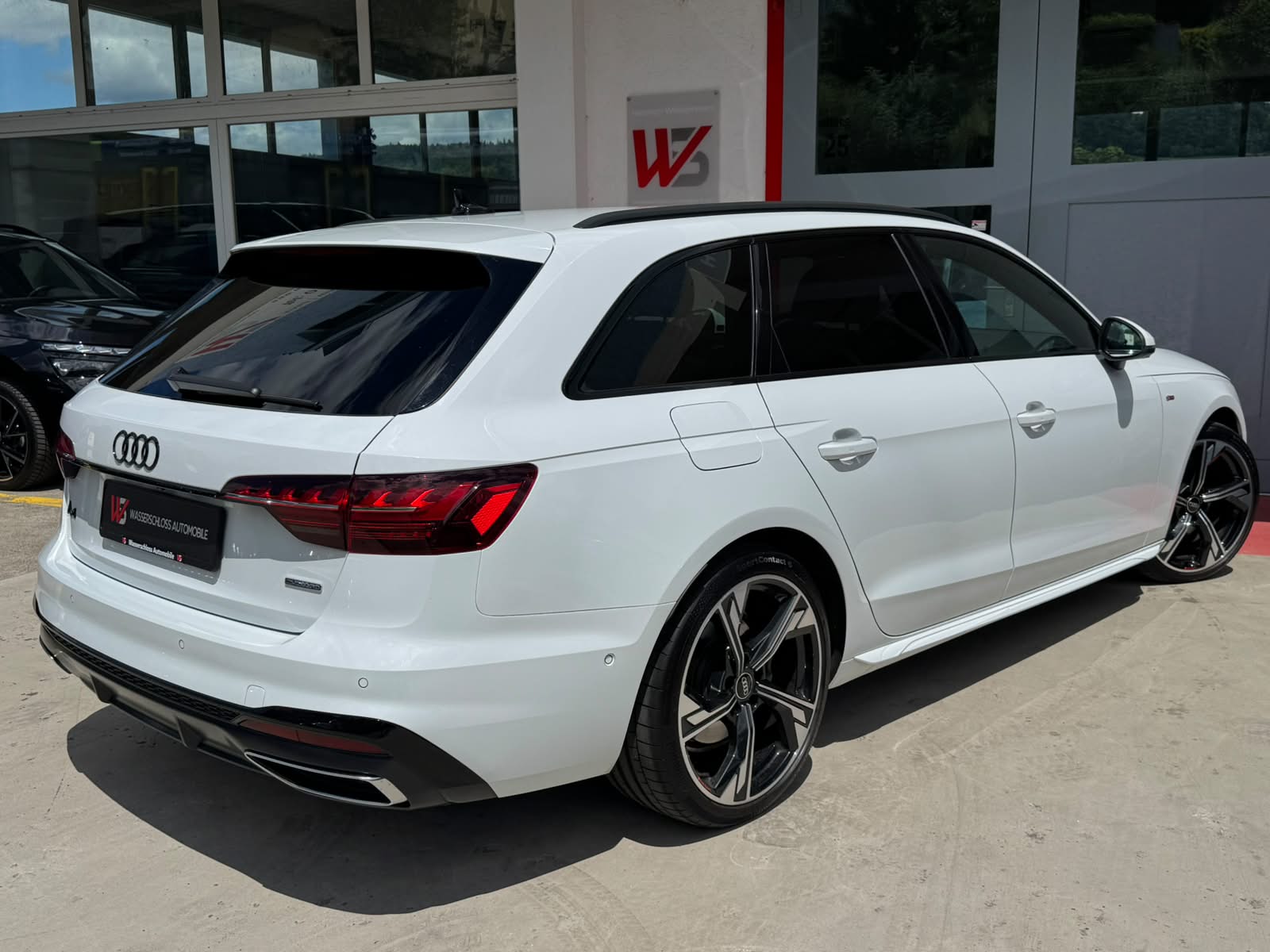 AUDI A4 Avant 40 TDI S line quattro S-tronic-image-10