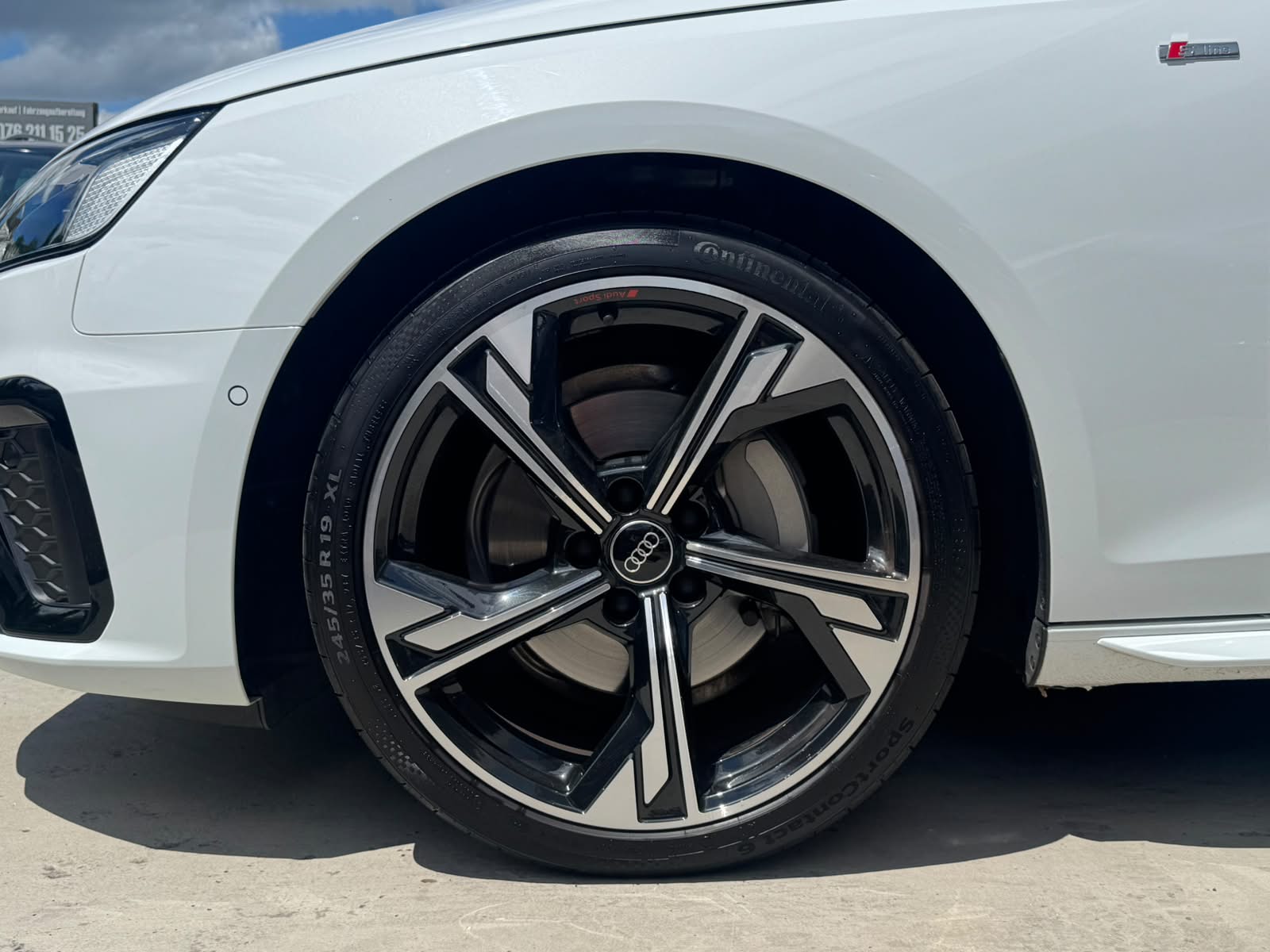AUDI A4 Avant 40 TDI S line quattro S-tronic-image-5