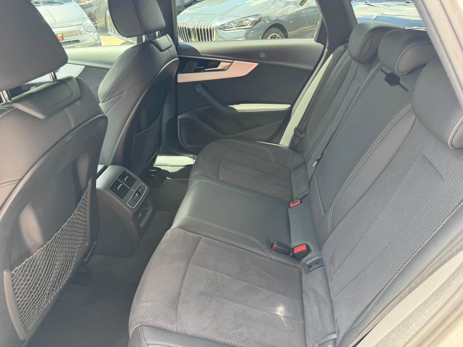 AUDI A4 Avant 40 TDI S line quattro S-tronic-image-27