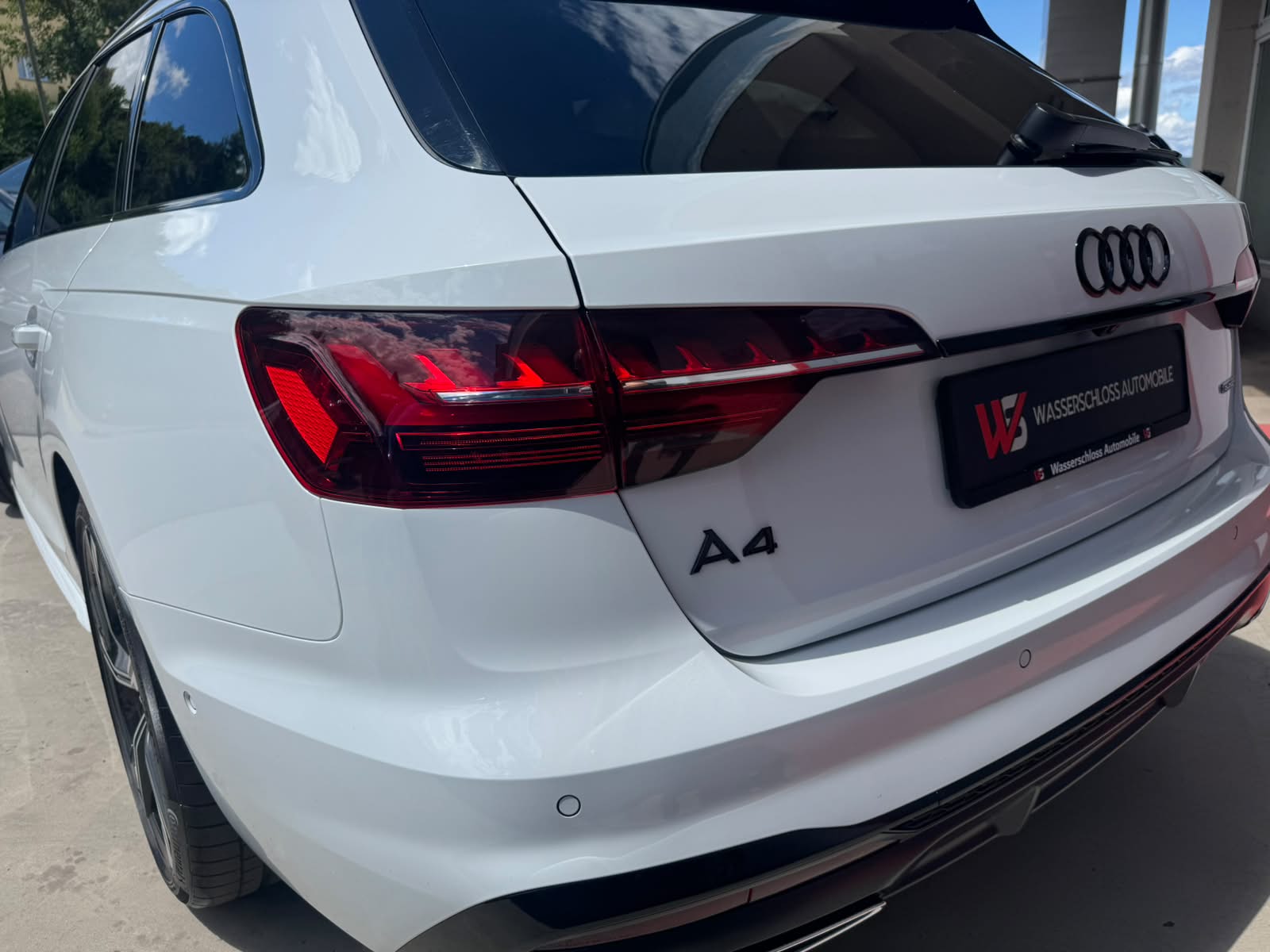 AUDI A4 Avant 40 TDI S line quattro S-tronic-image-9
