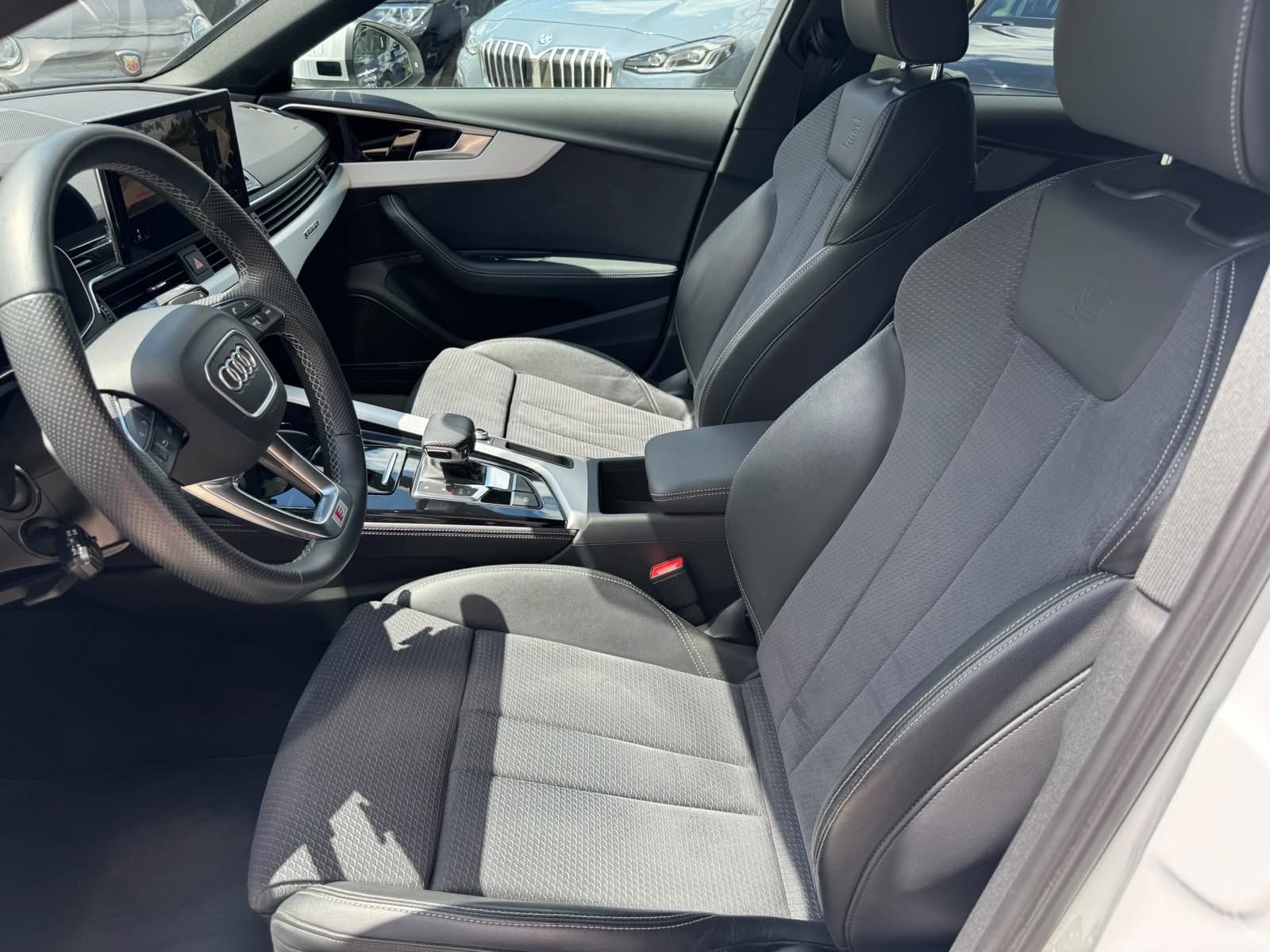 AUDI A4 Avant 40 TDI S line quattro S-tronic-image-14
