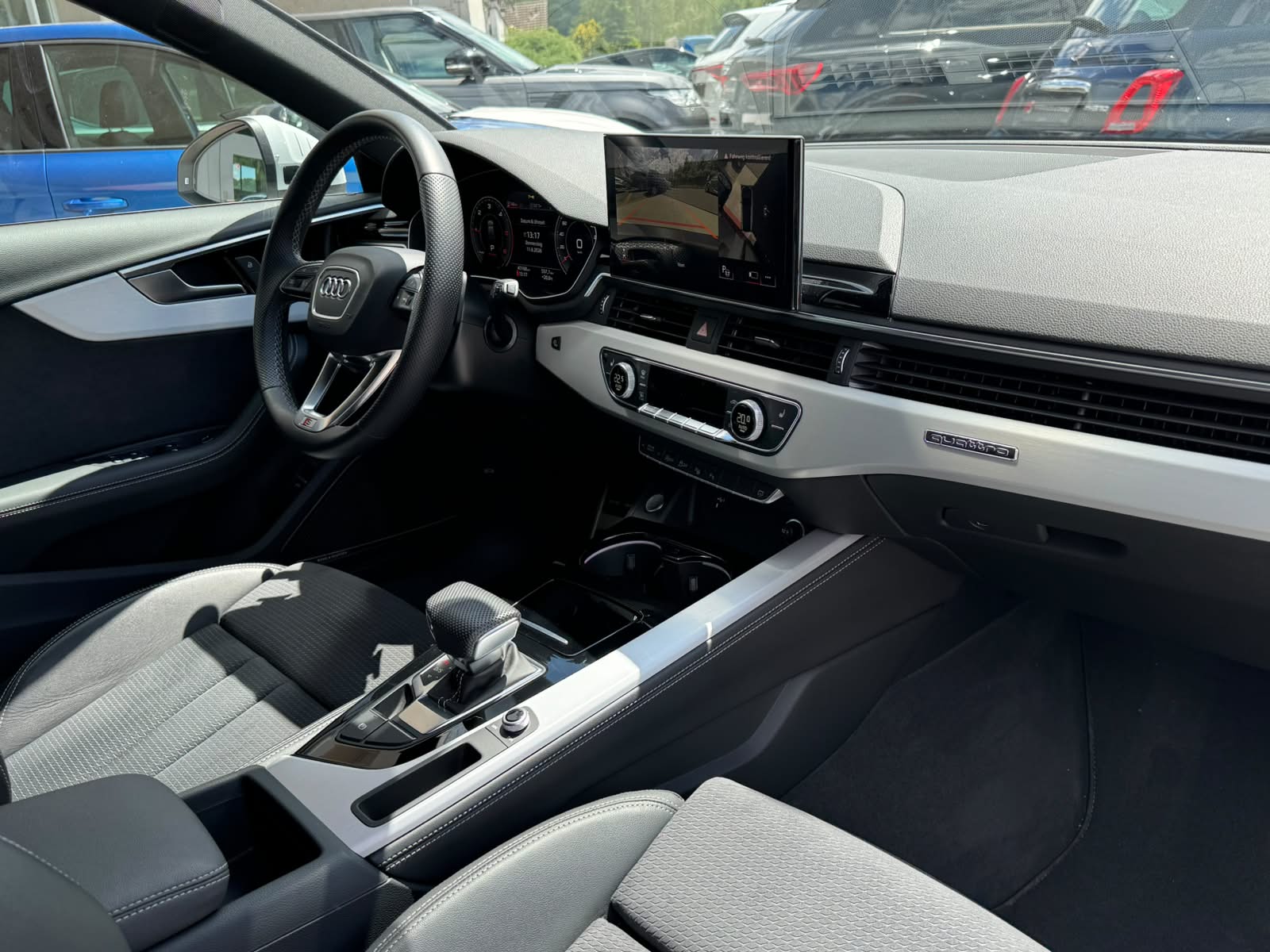 AUDI A4 Avant 40 TDI S line quattro S-tronic-image-18
