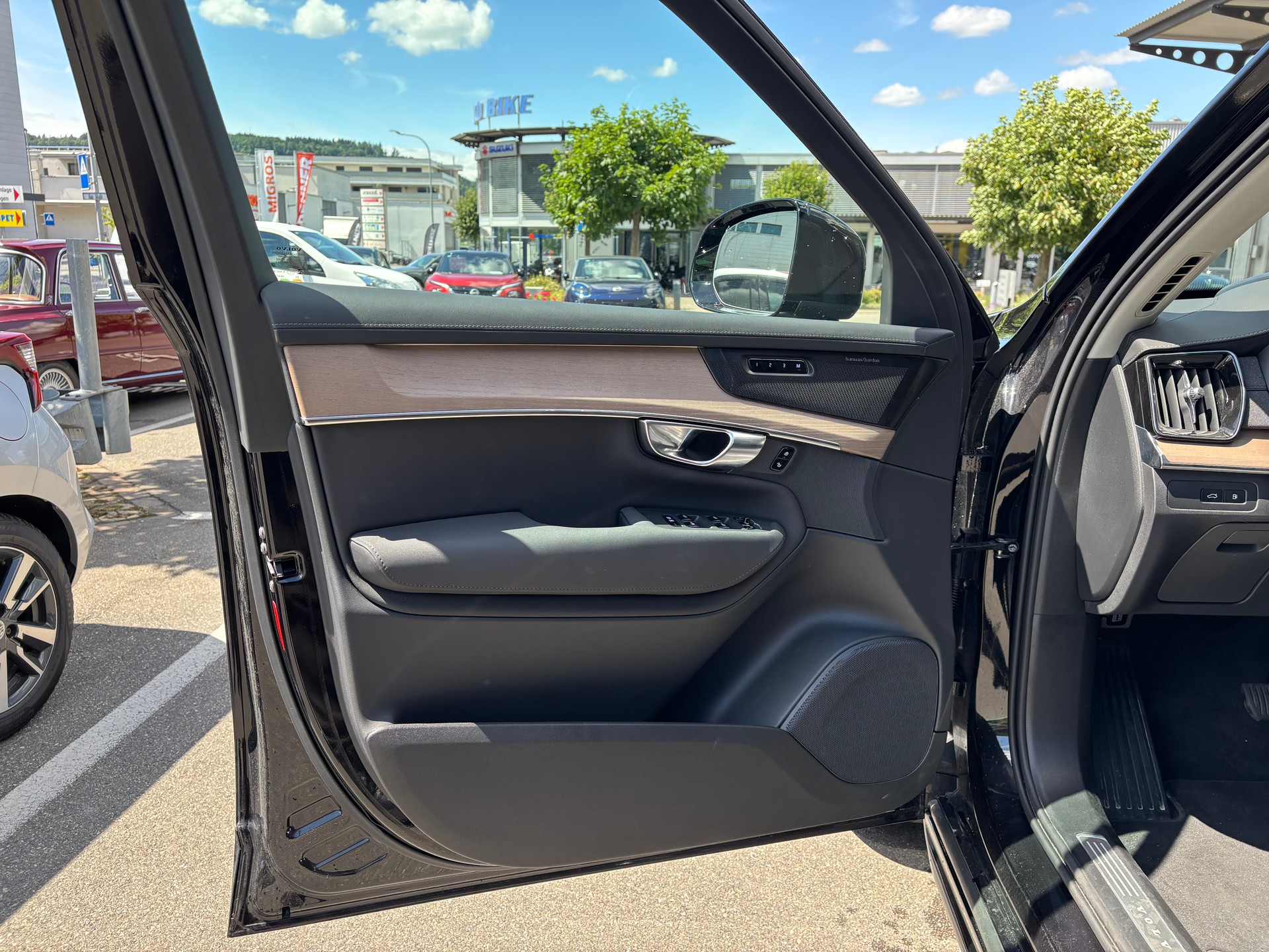 VOLVO XC90 T8 eAWD PluginHybrid Plus Dark Geartronic-image-12