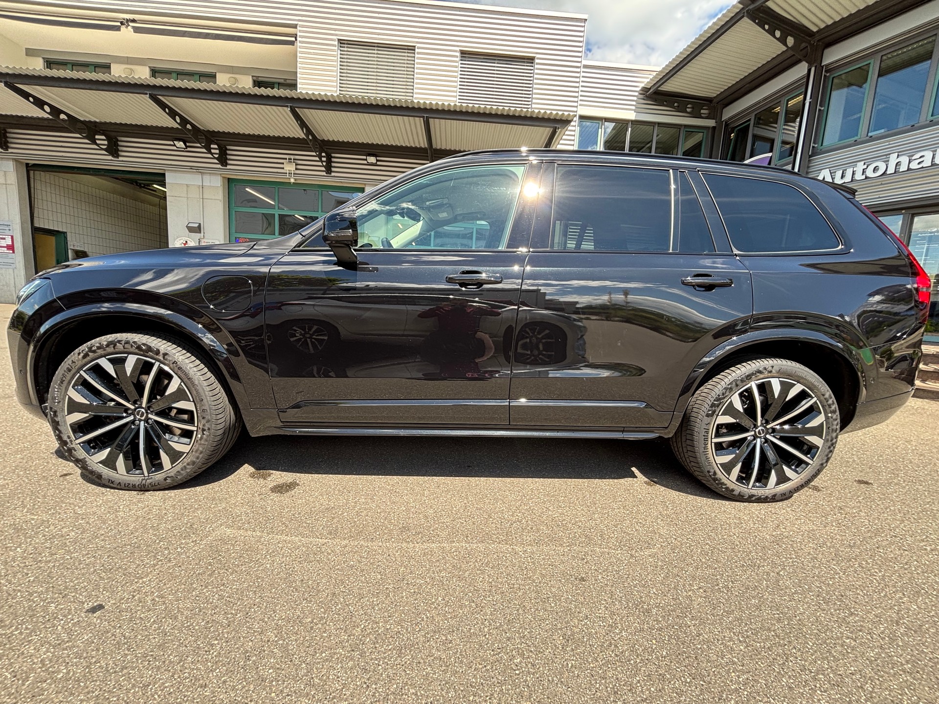 VOLVO XC90 T8 eAWD PluginHybrid Plus Dark Geartronic-showroom-element-2