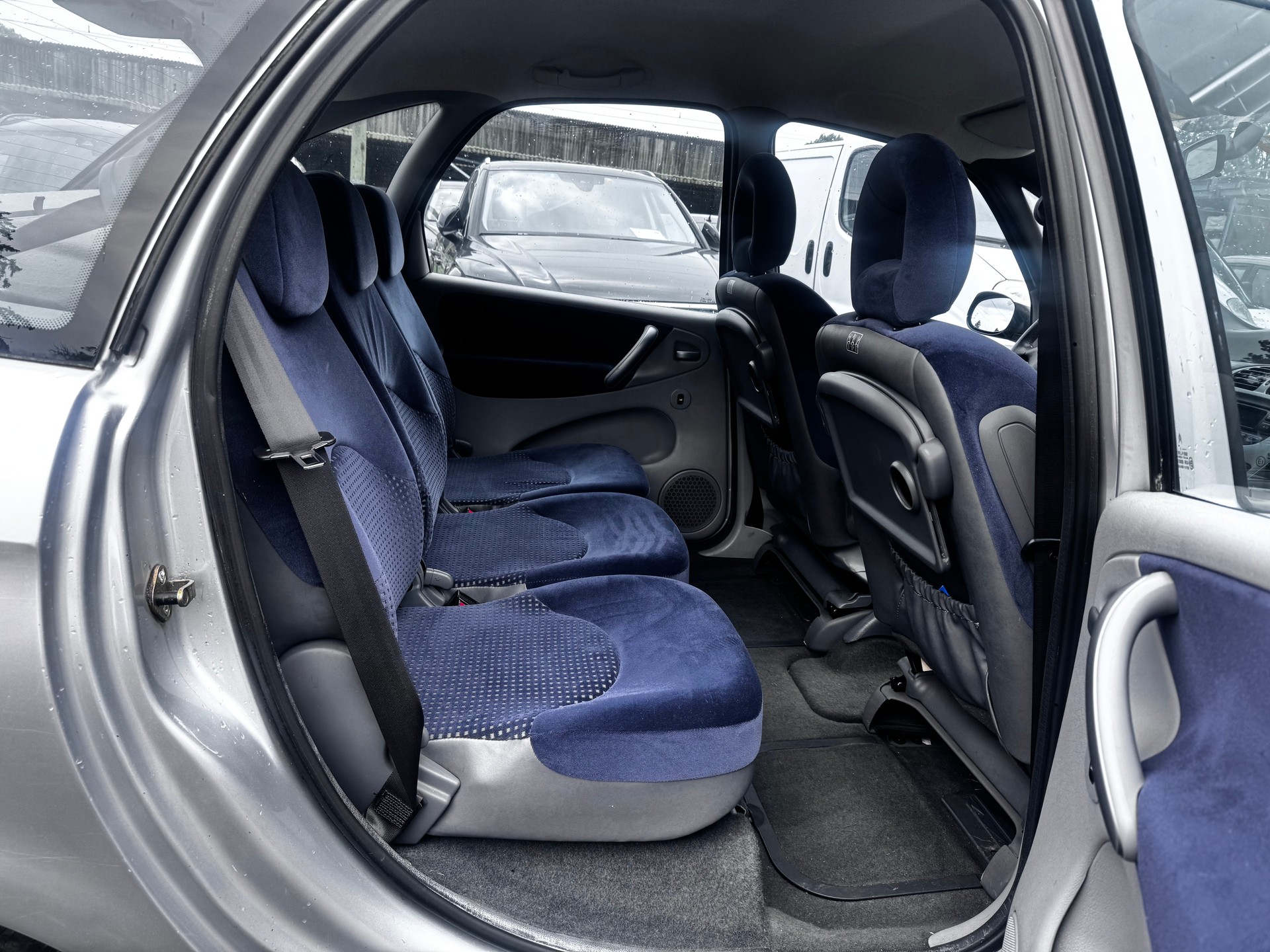 CITROEN Xsara Picasso 2.0i 16V SX Automatic-image-5