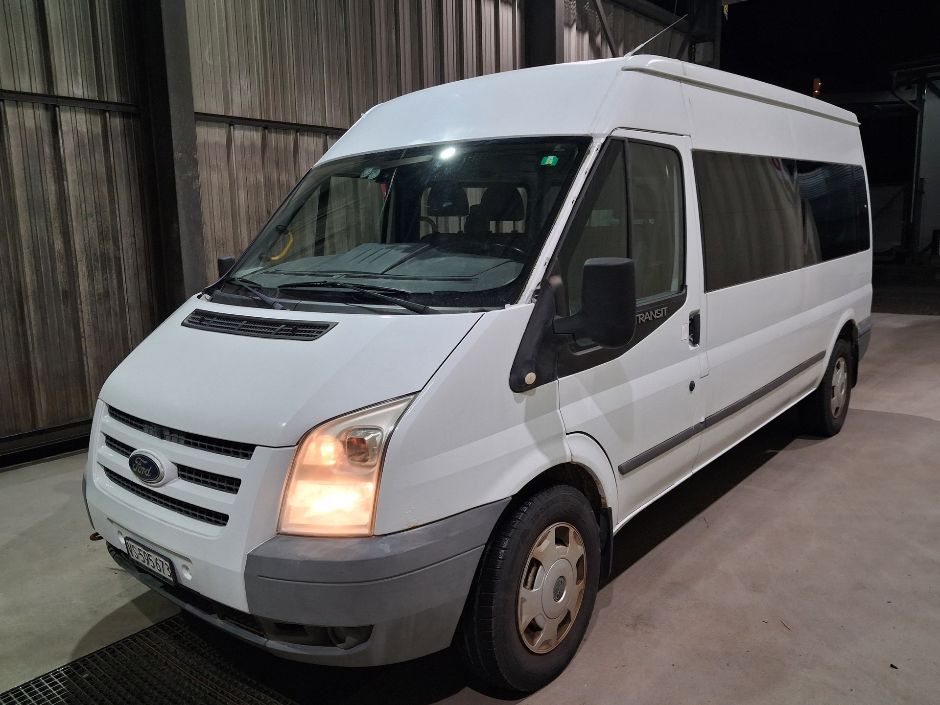 FORD Transit 2.4TDCi Bus M2 350L 4x4 Trend 9Pl.-image-0