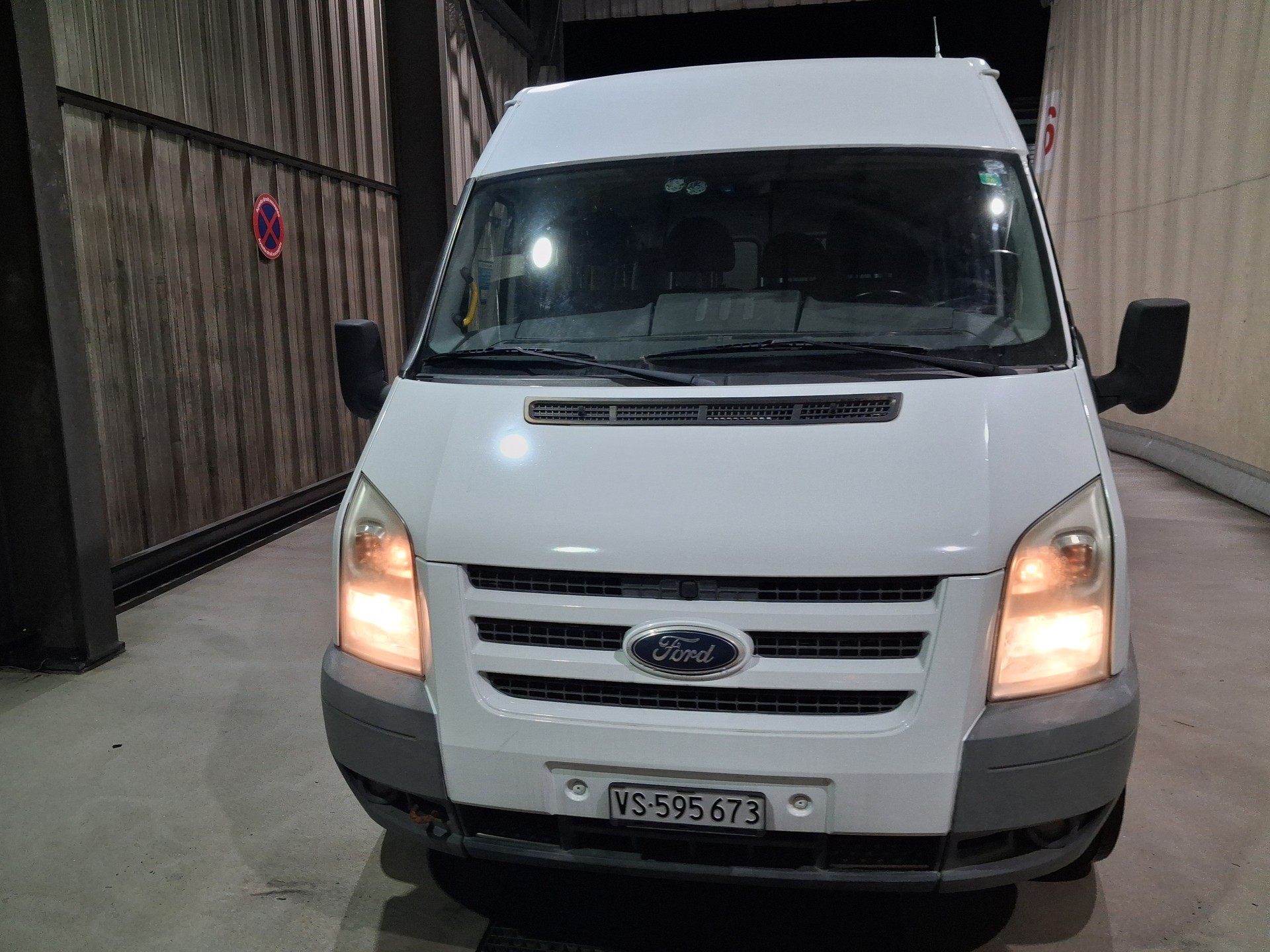 FORD Transit 2.4TDCi Bus M2 350L 4x4 Trend 9Pl.-image-2
