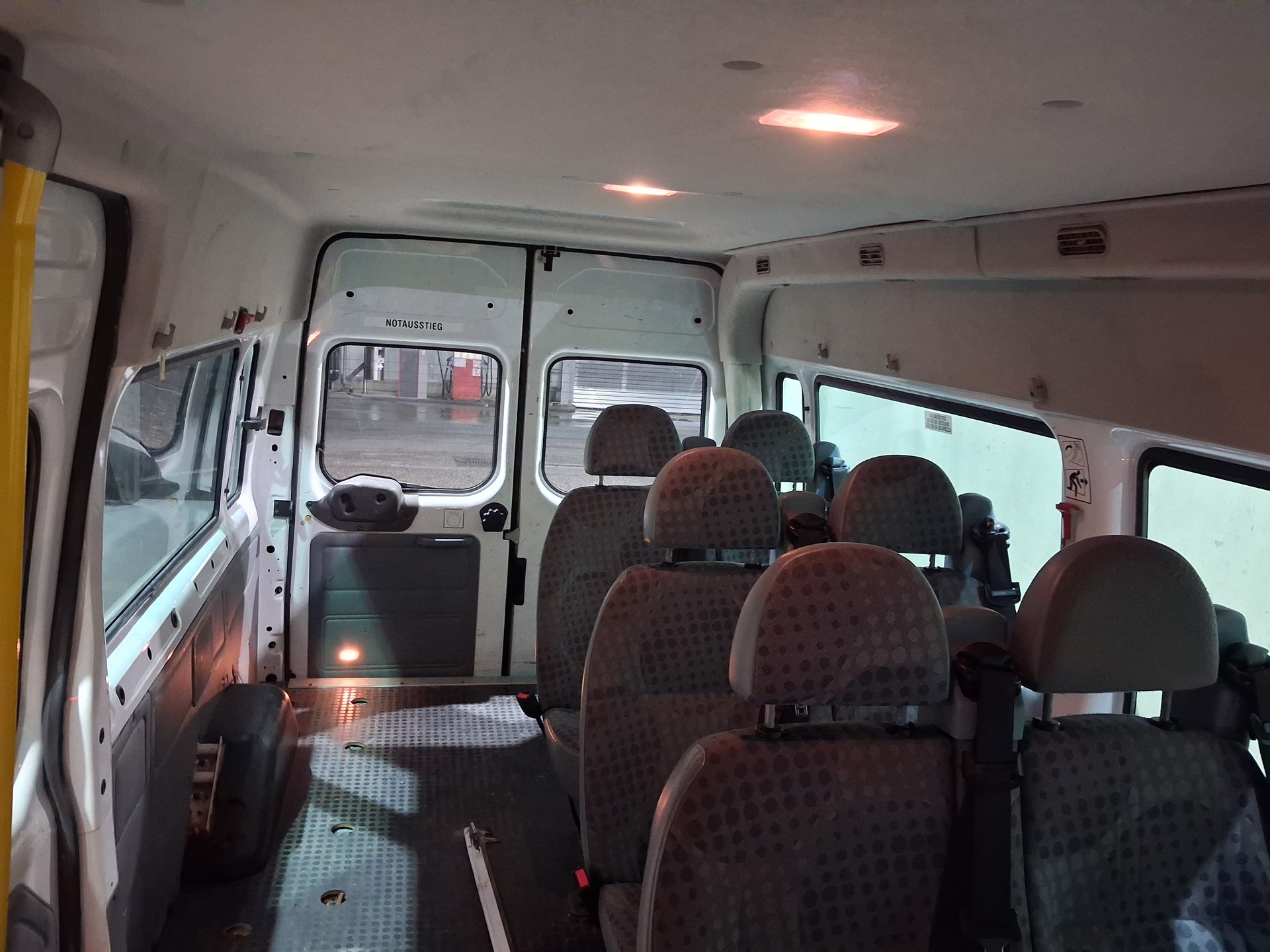 FORD Transit 2.4TDCi Bus M2 350L 4x4 Trend 9Pl.-image-9