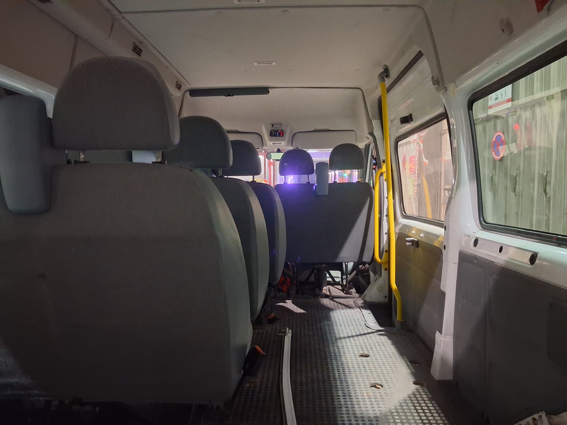 FORD Transit 2.4TDCi Bus M2 350L 4x4 Trend 9Pl.-image-10