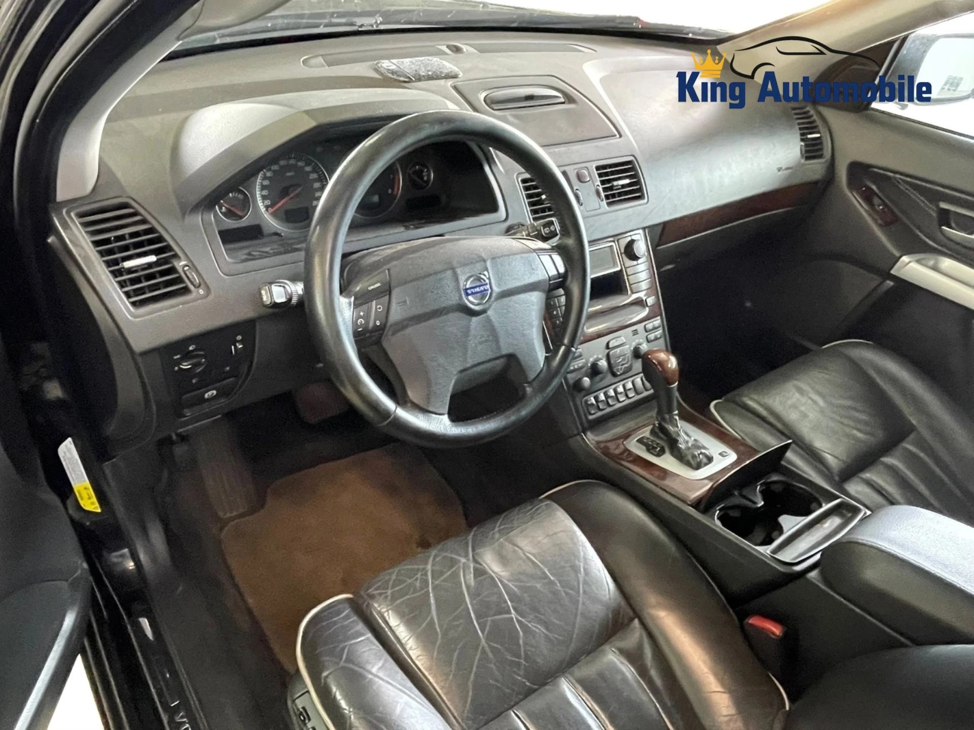 VOLVO XC90 V8 AWD Executive Geartronic | MFK 01.2024 | 7 Sitze | Schiebedach | Klima-image-6
