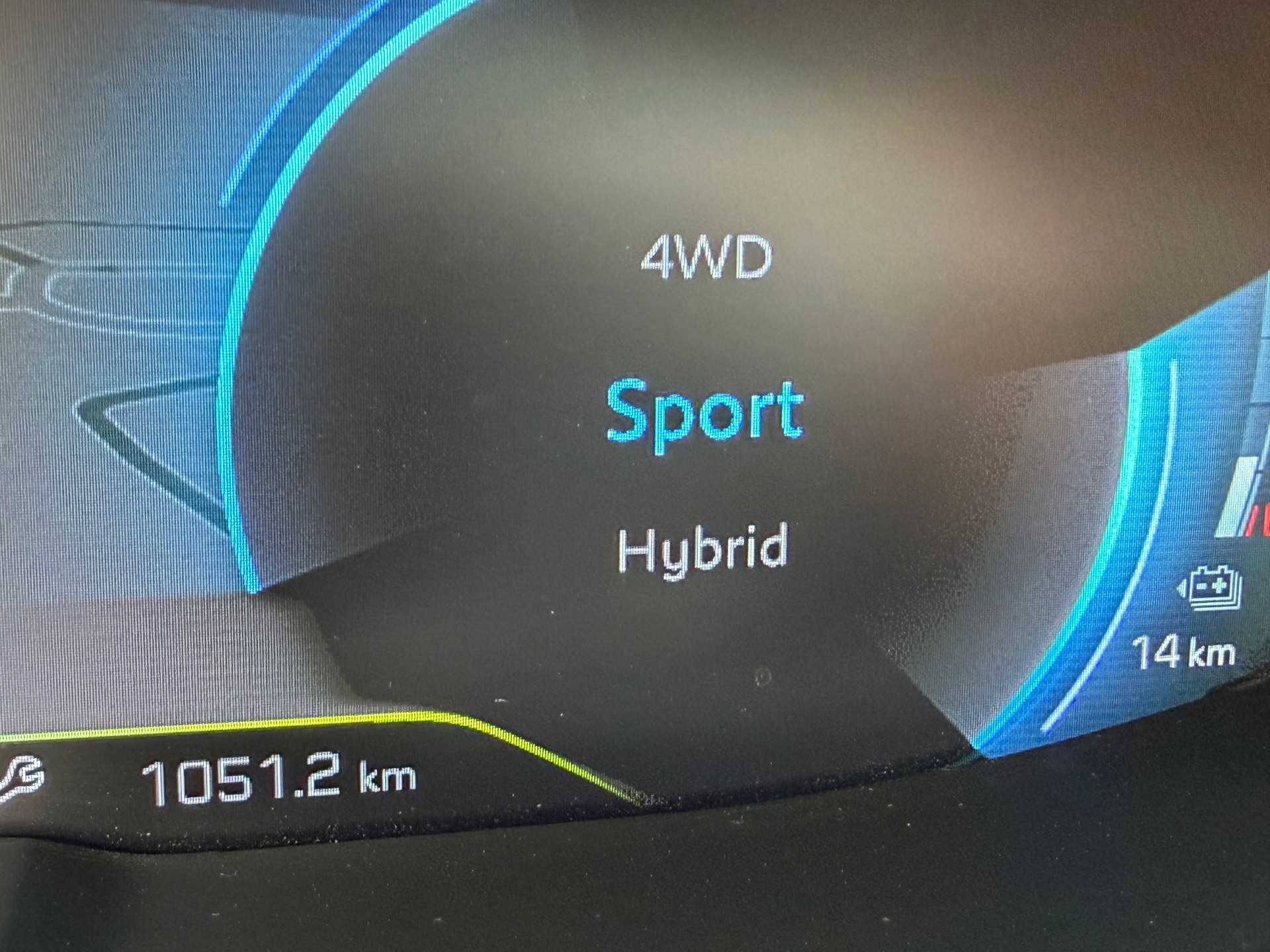 PEUGEOT 3008 300e Hybrid4 GT EAT8-image-22