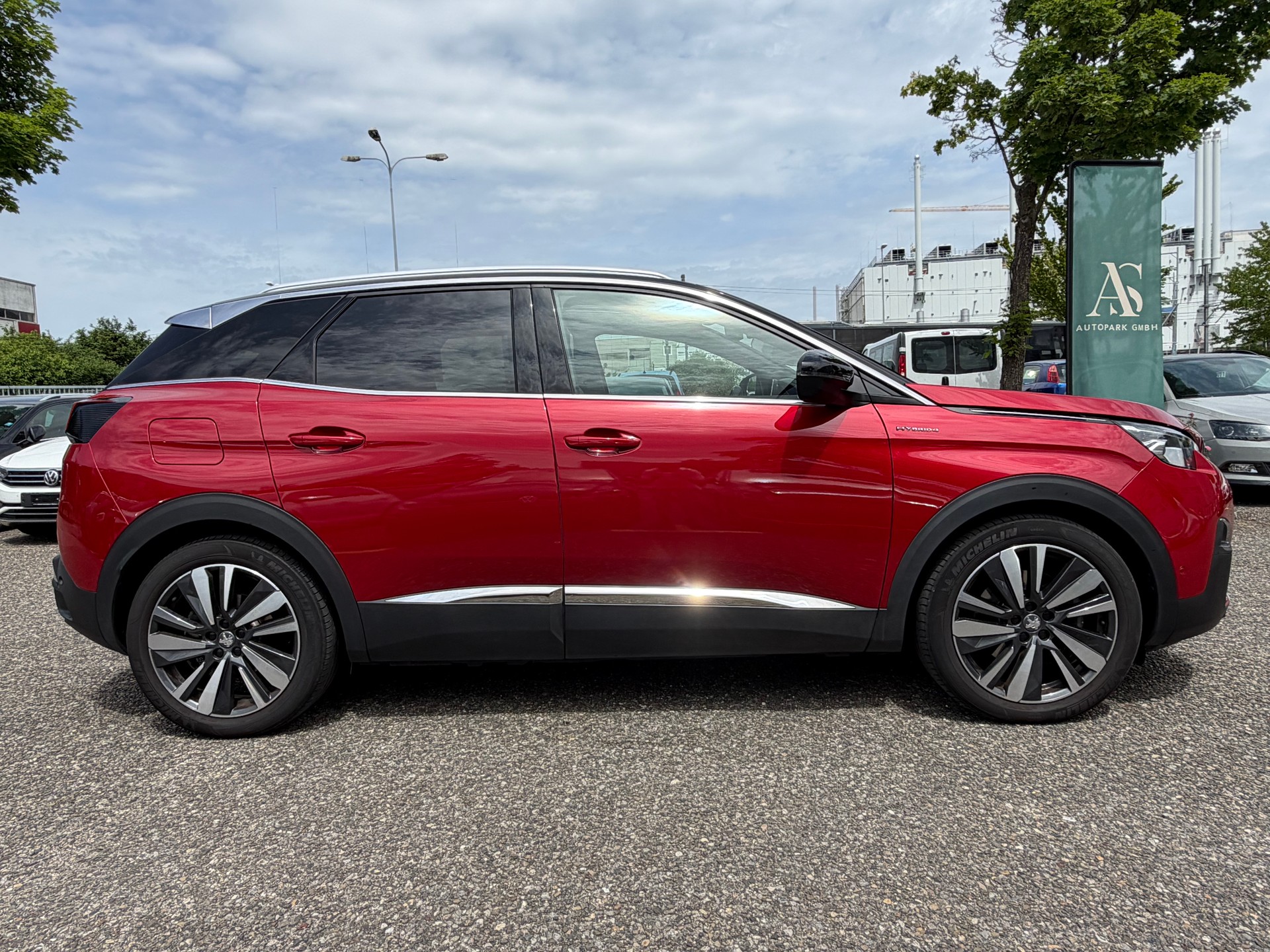 PEUGEOT 3008 300e Hybrid4 GT EAT8-image-3