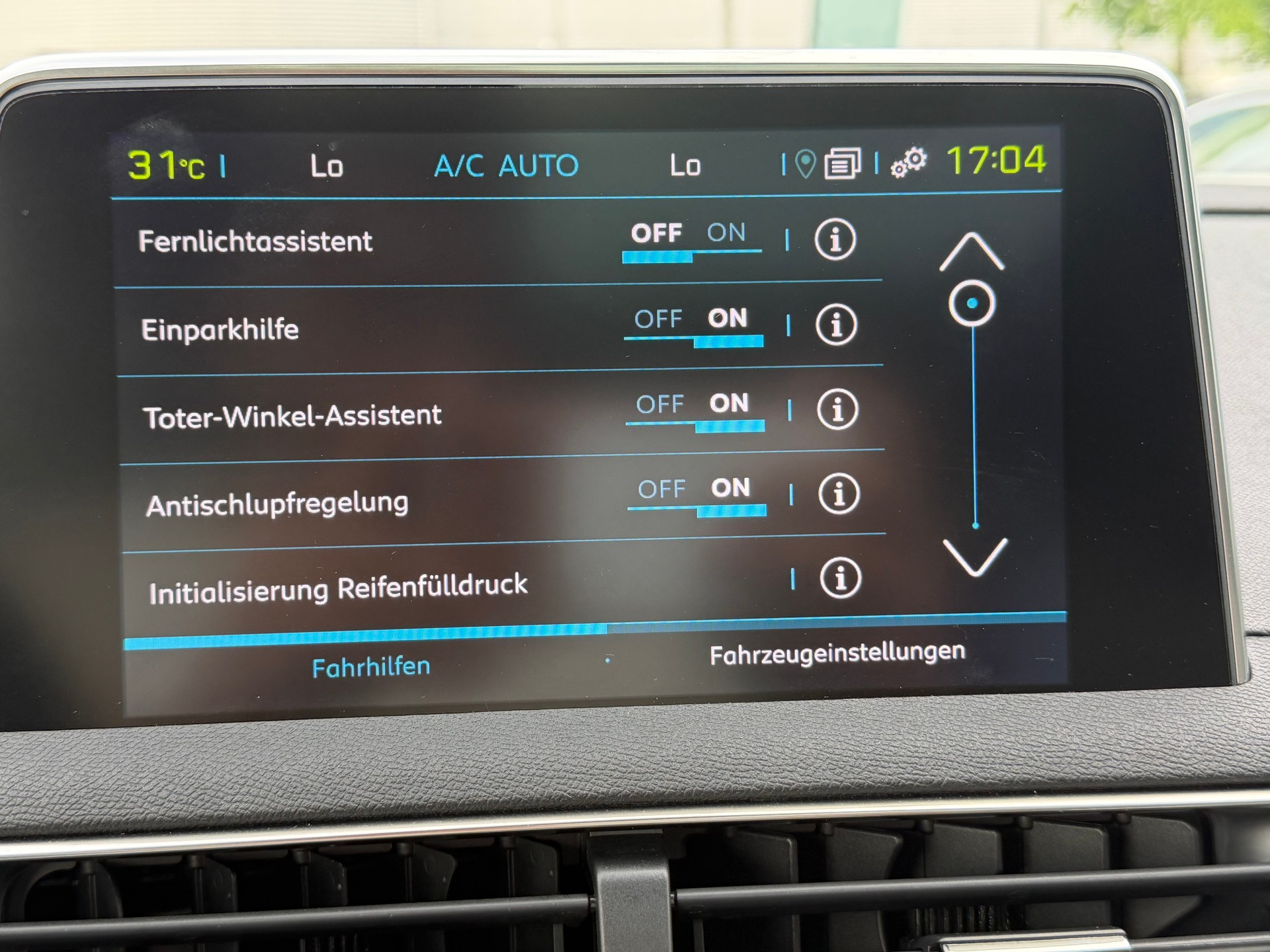 PEUGEOT 3008 300e Hybrid4 GT EAT8-image-19