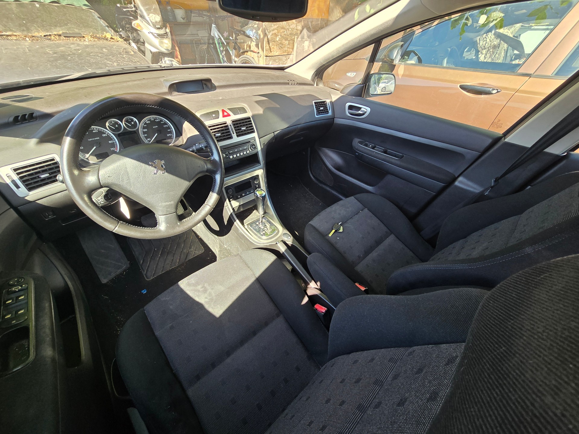 PEUGEOT 307 SW 1.6 16V Premium-image-6