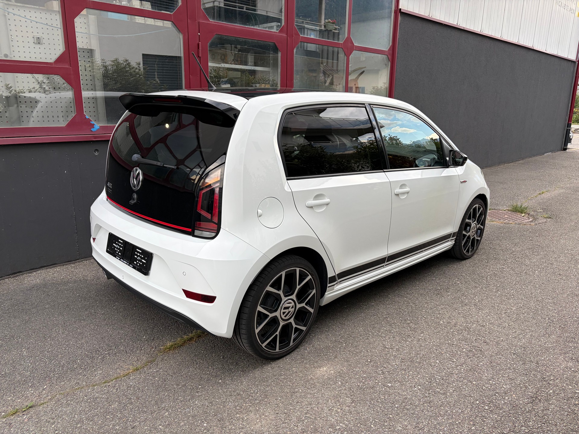 VW Up 1.0 TSI GTI-image-1