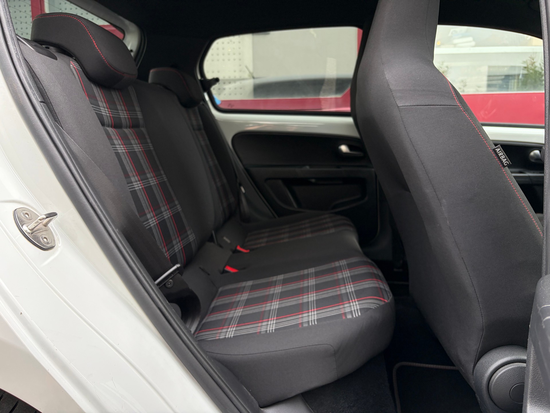 VW Up 1.0 TSI GTI-image-11