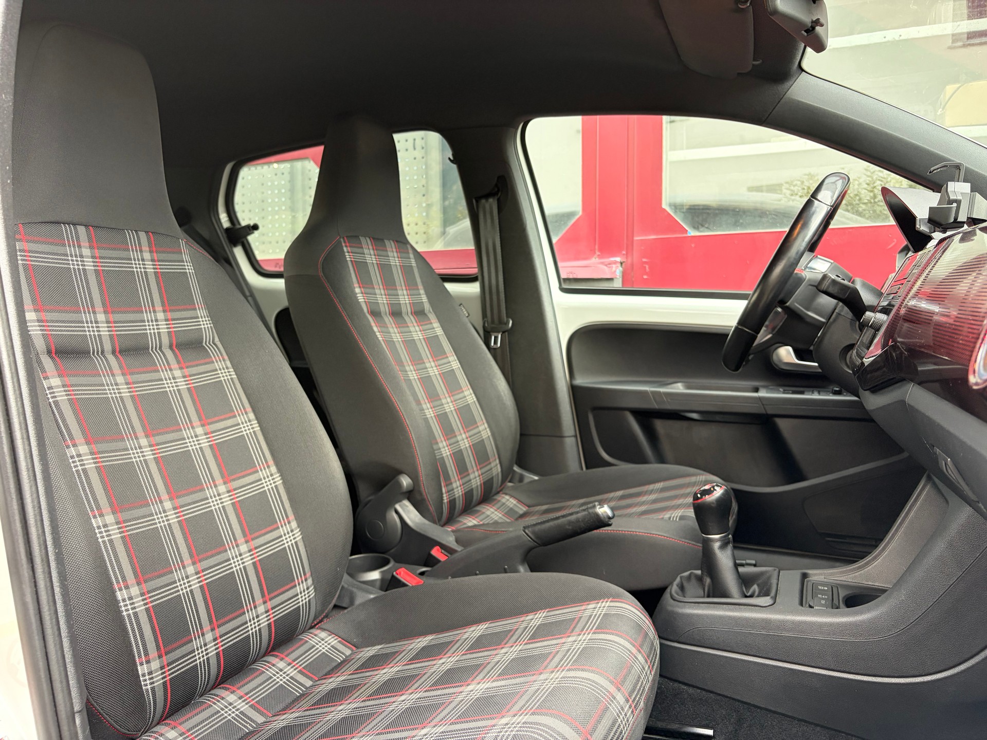 VW Up 1.0 TSI GTI-image-10