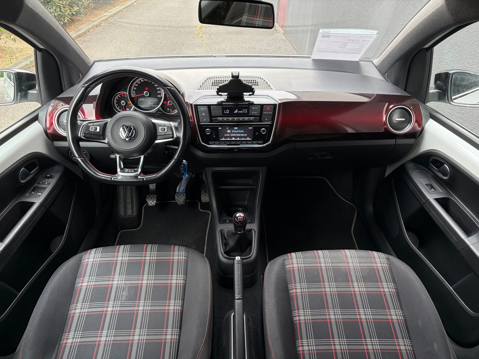 VW Up 1.0 TSI GTI-image-6