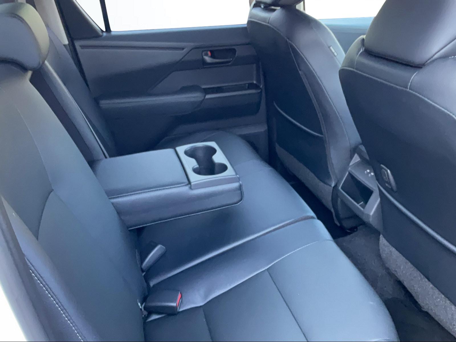 TOYOTA Hilux Double Cab.-Pick-up 59KWh Style-image-5