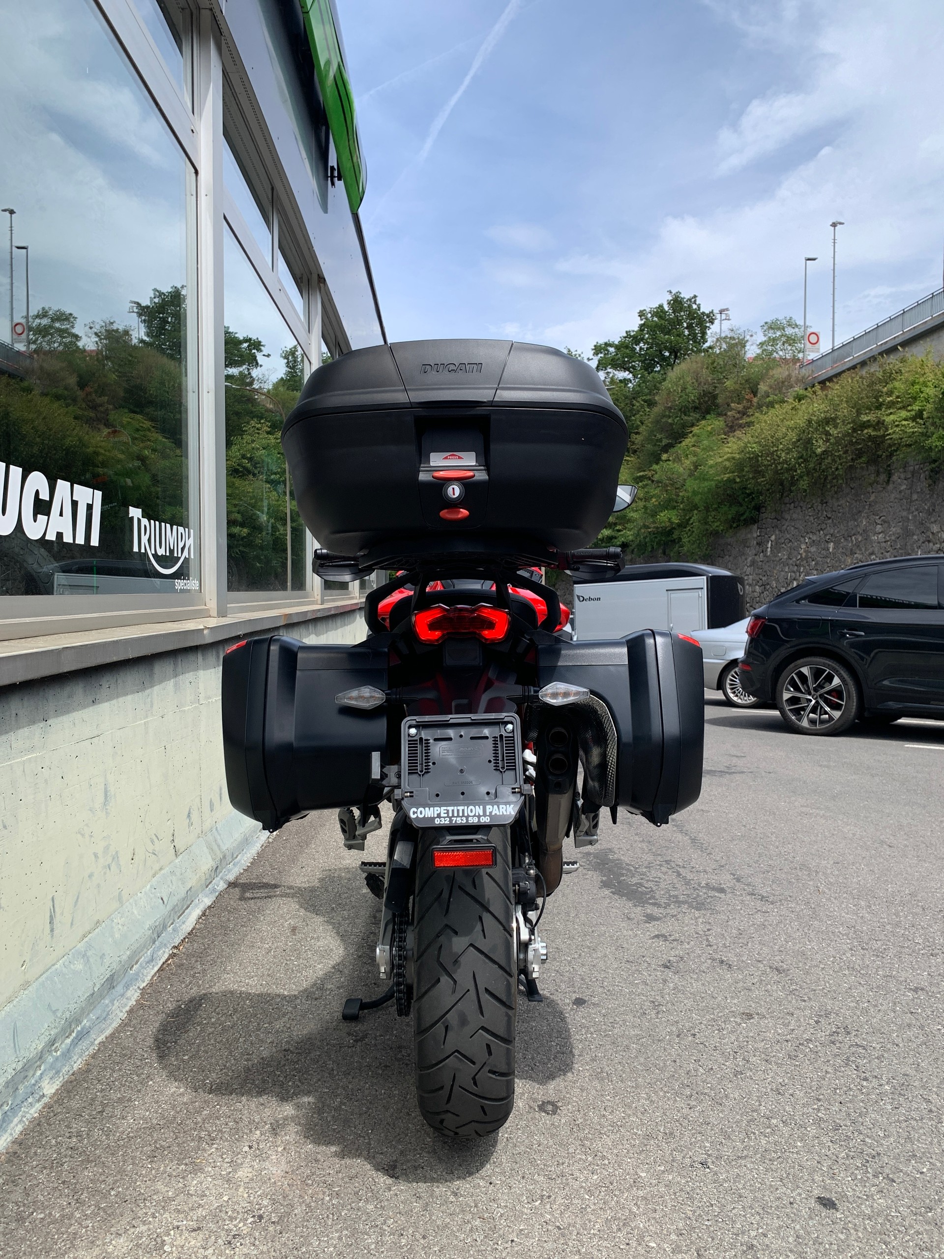 DUCATI Multistrada V4 S Travel & Radar-showroom-element-3
