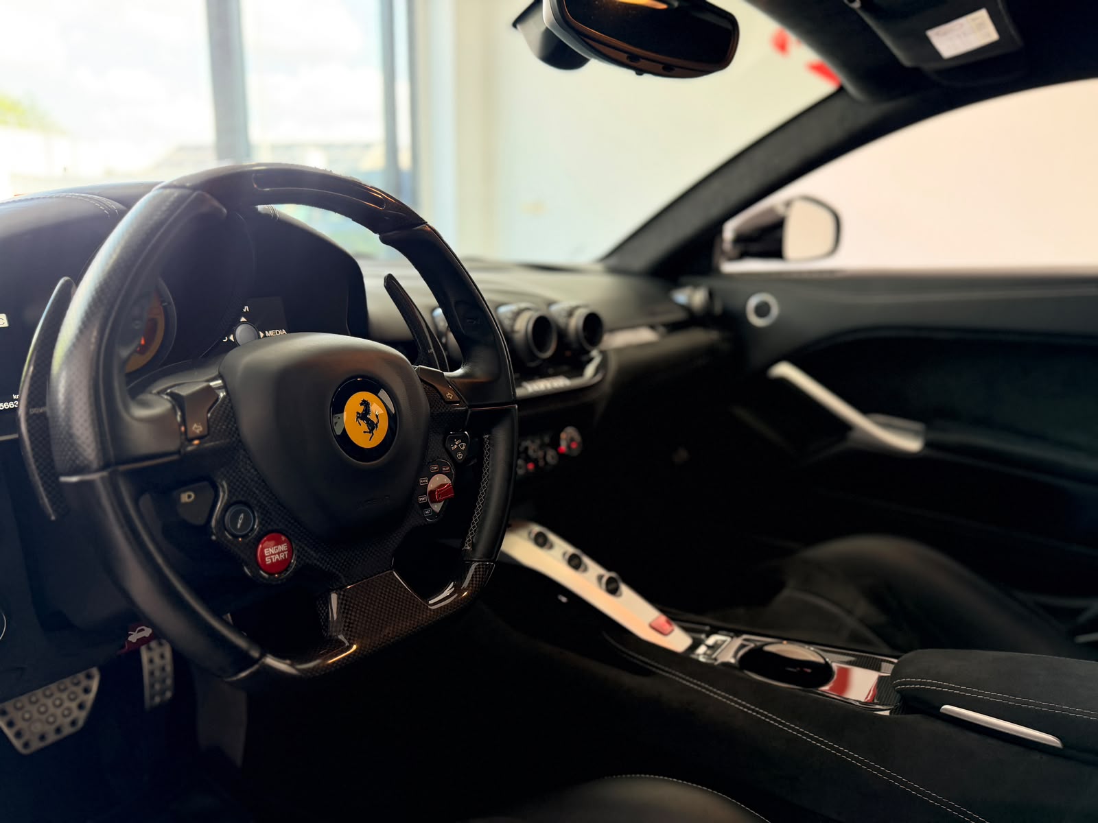 FERRARI F12 Berlinetta-image-14