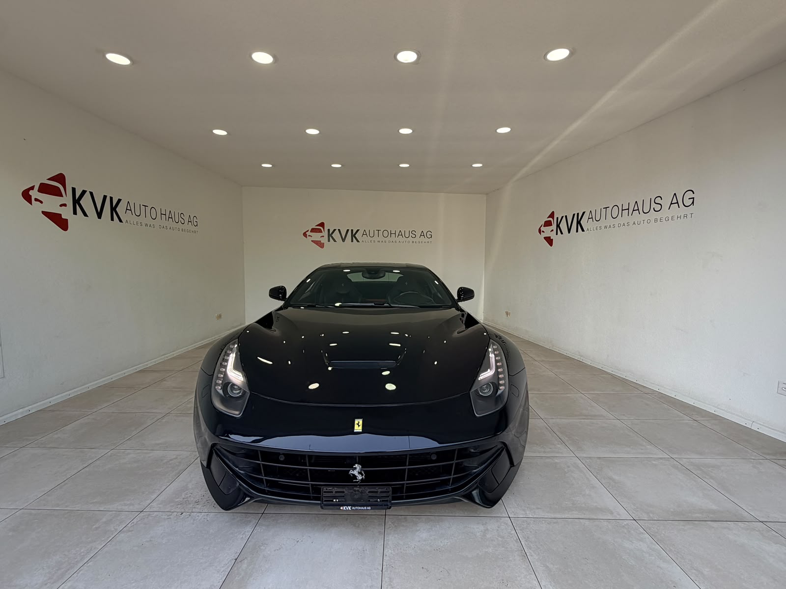FERRARI F12 Berlinetta-image-3