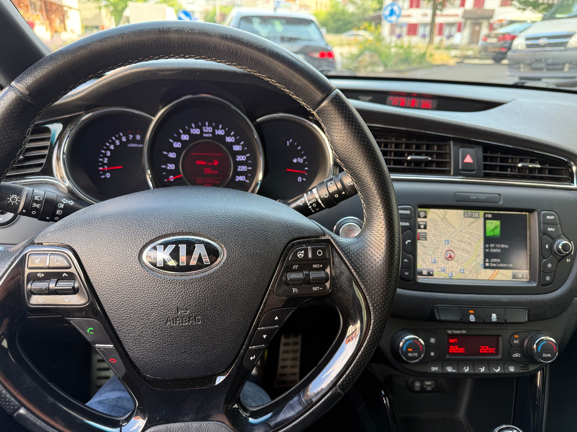KIA Cee'd 1.0 T-GDi Swiss Champion-image-3