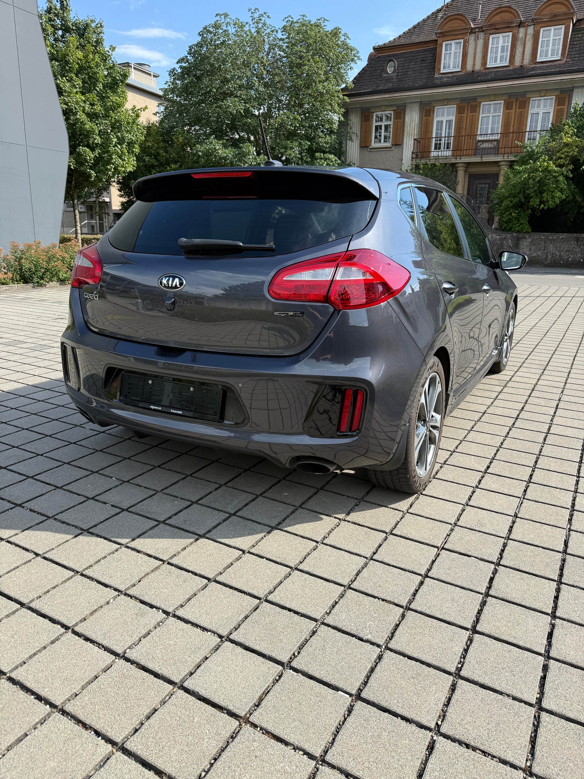 KIA Cee'd 1.0 T-GDi Swiss Champion-image-1