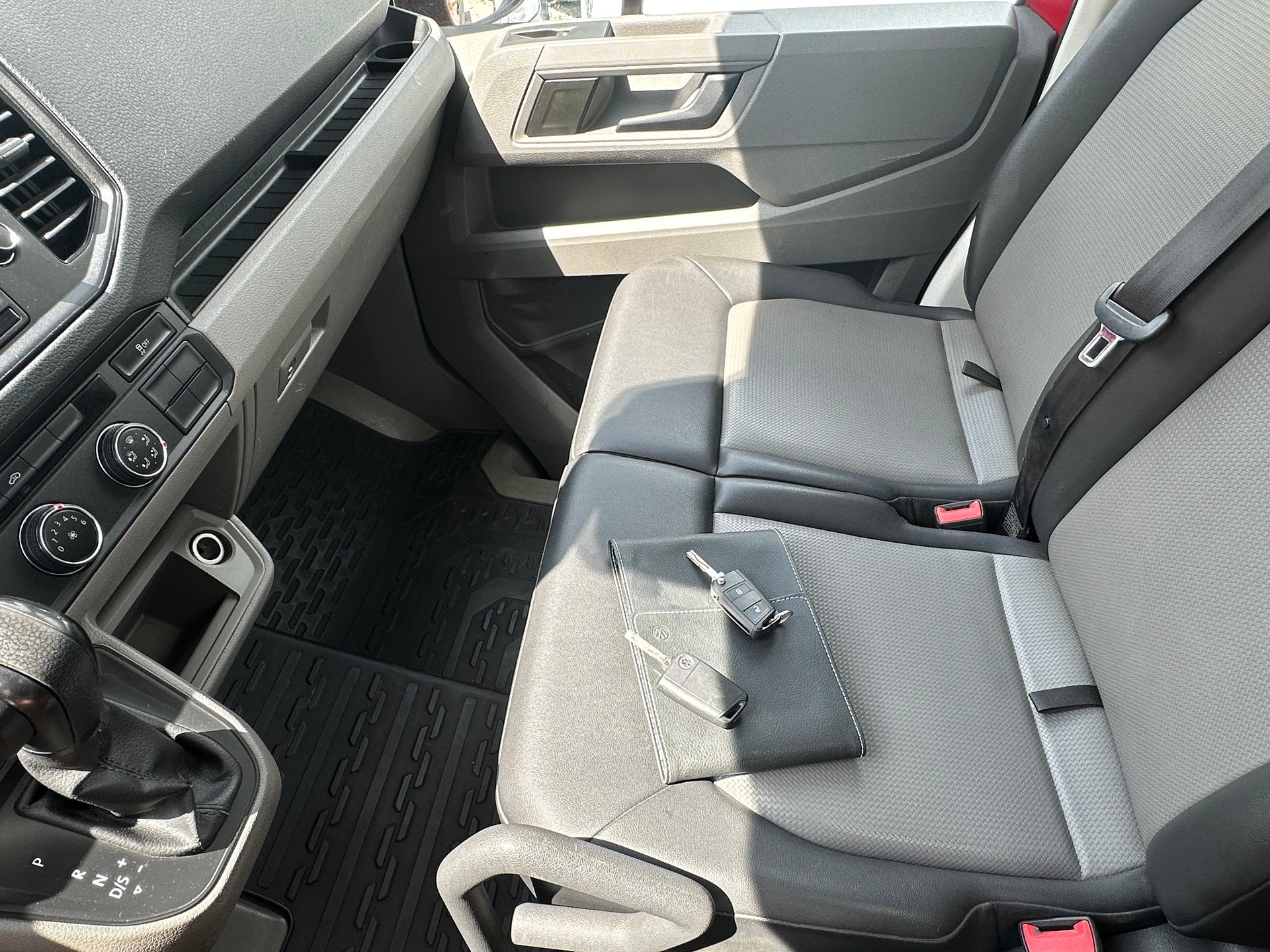 VW Crafter 35L 2.0 BiTDI L5 4Motion A-image-3