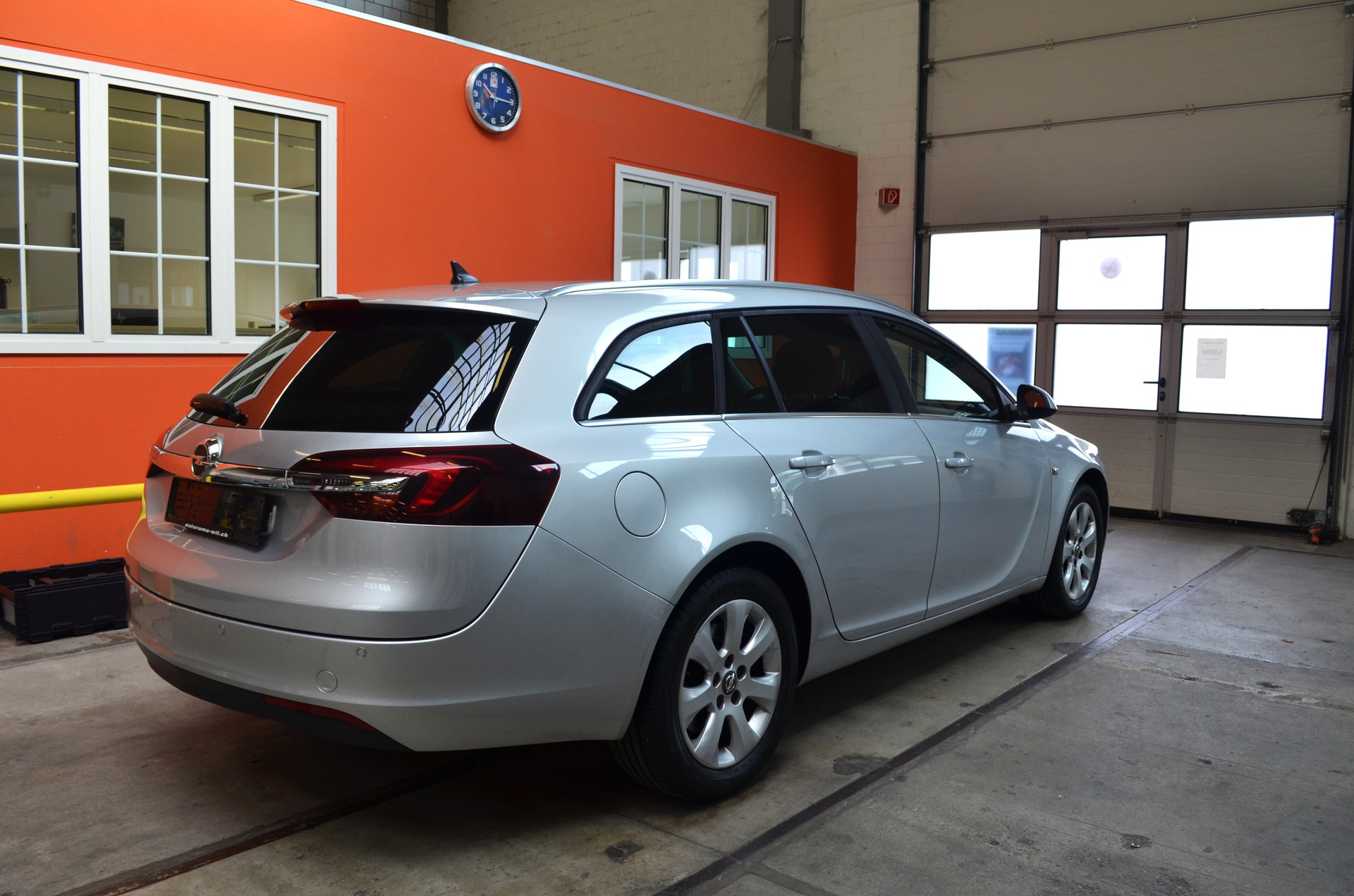 OPEL Insignia Sports Tourer 1.6 Turbo Edition Automatic-image-4