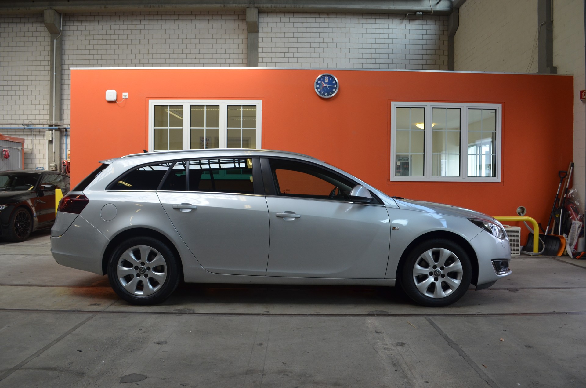 OPEL Insignia Sports Tourer 1.6 Turbo Edition Automatic-image-3