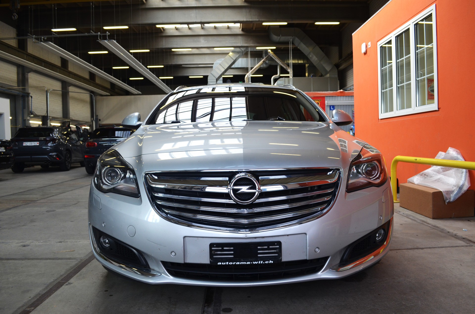 OPEL Insignia Sports Tourer 1.6 Turbo Edition Automatic-image-1