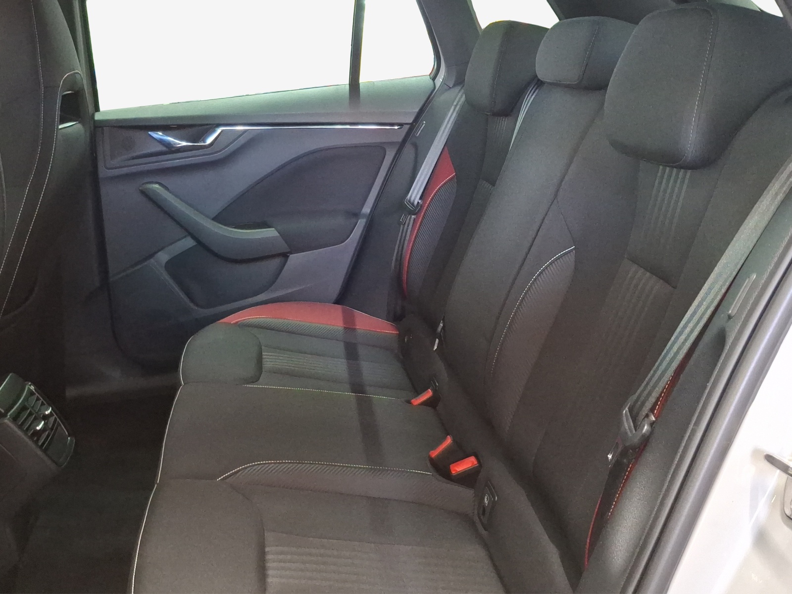 SKODA Kamiq 1.0 TSI Monte Carlo DSG-image-11