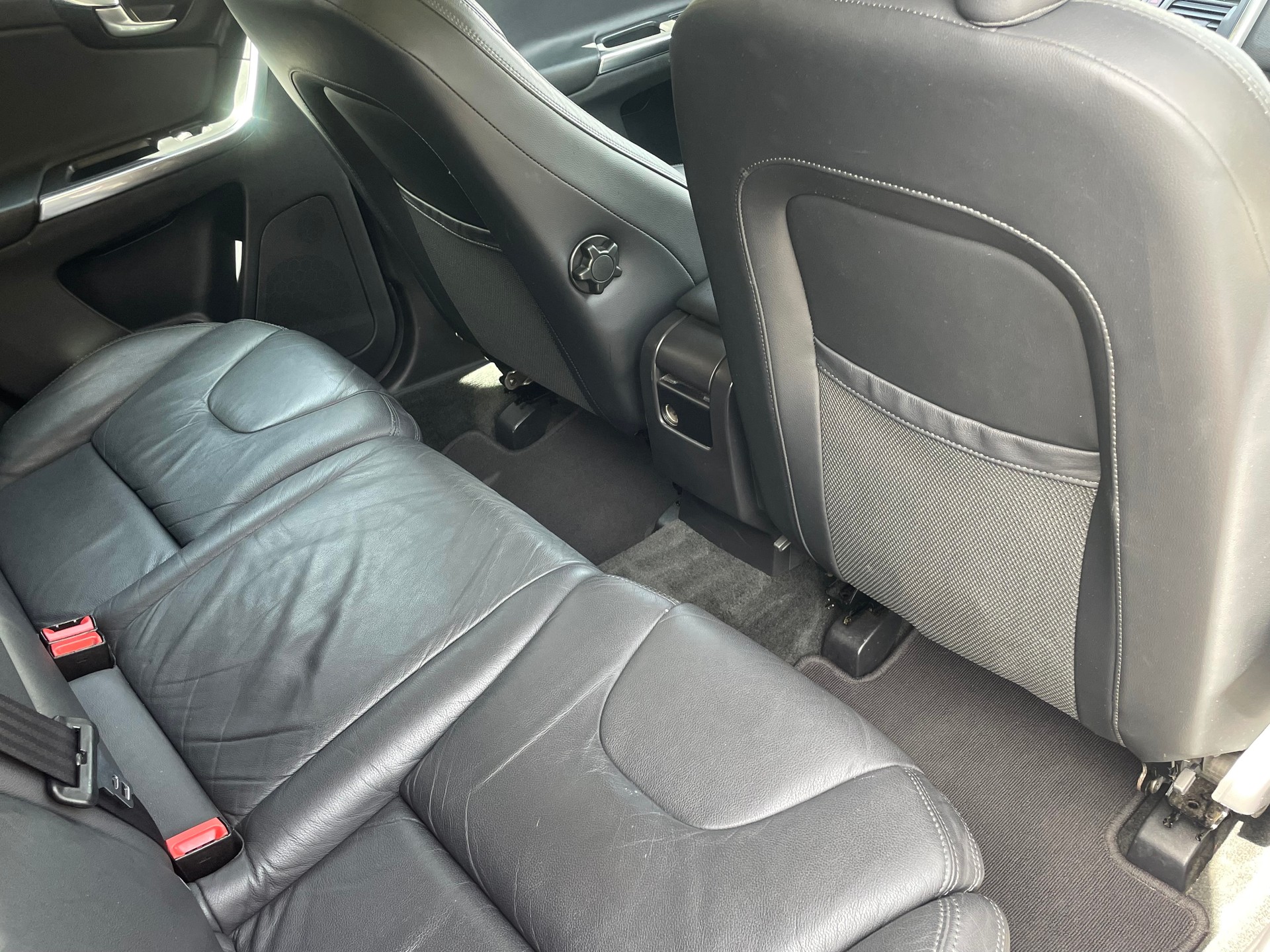 VOLVO XC60 D4 AWD Summum Geartronic-image-12