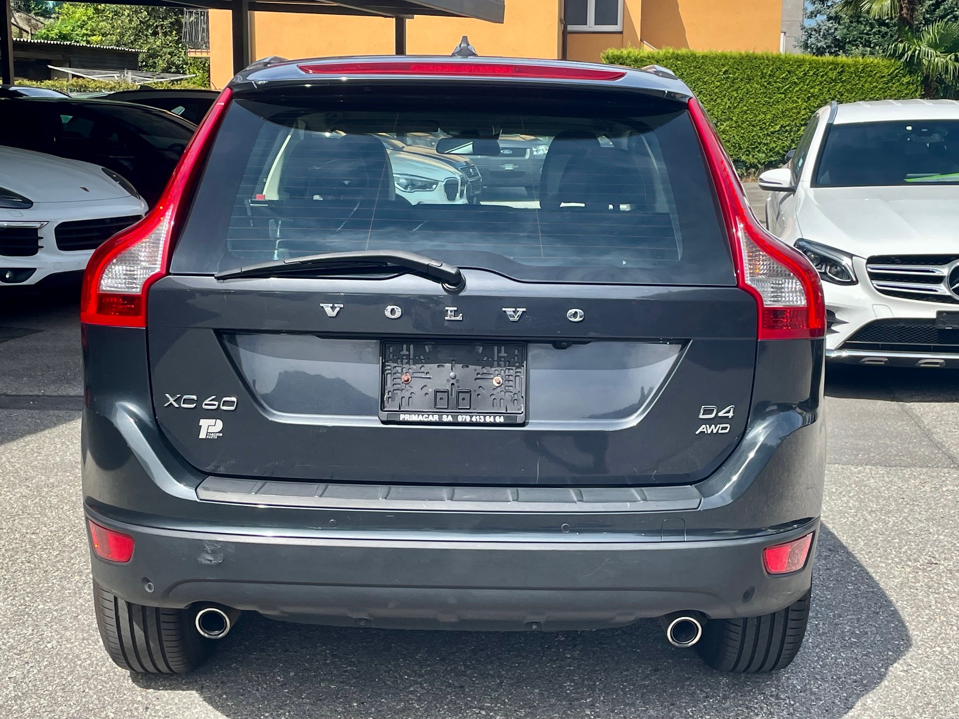 VOLVO XC60 D4 AWD Summum Geartronic-image-9