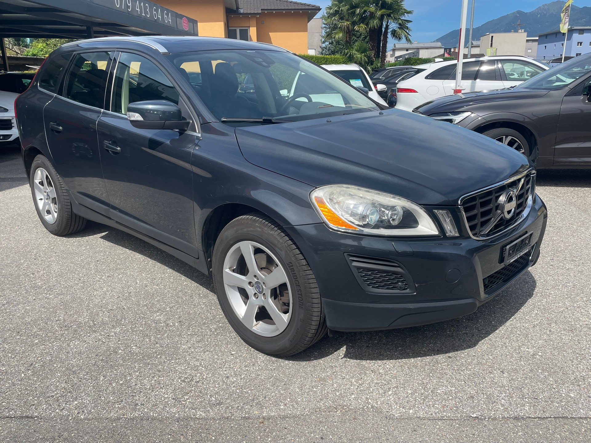 VOLVO XC60 D4 AWD Summum Geartronic-image-14