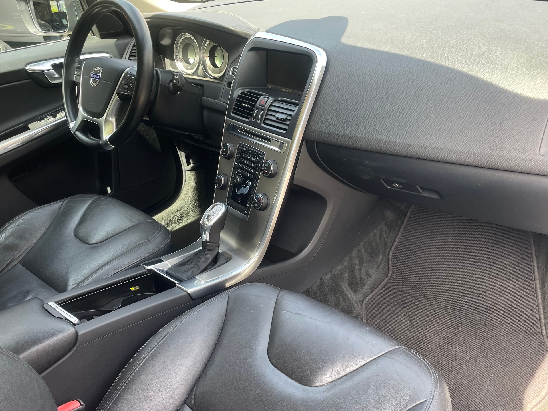 VOLVO XC60 D4 AWD Summum Geartronic-image-13