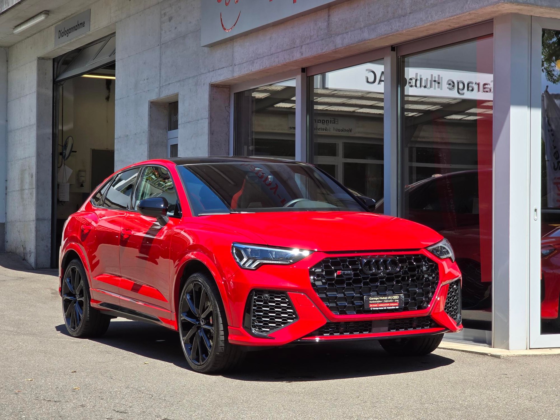 AUDI RS Q3 Sportback quattro S tronic-showroom-element-1