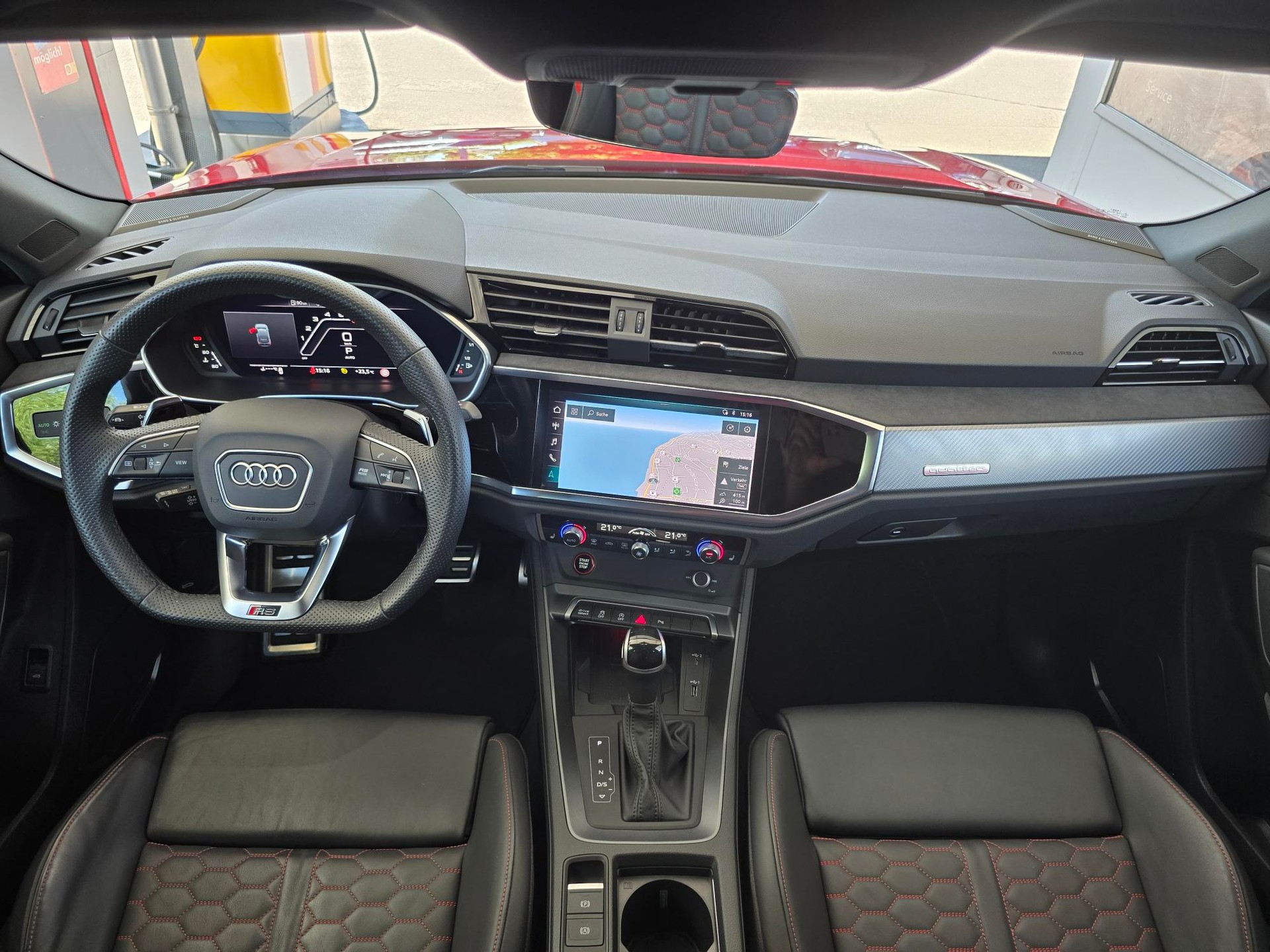 AUDI RS Q3 Sportback quattro S tronic-image-6