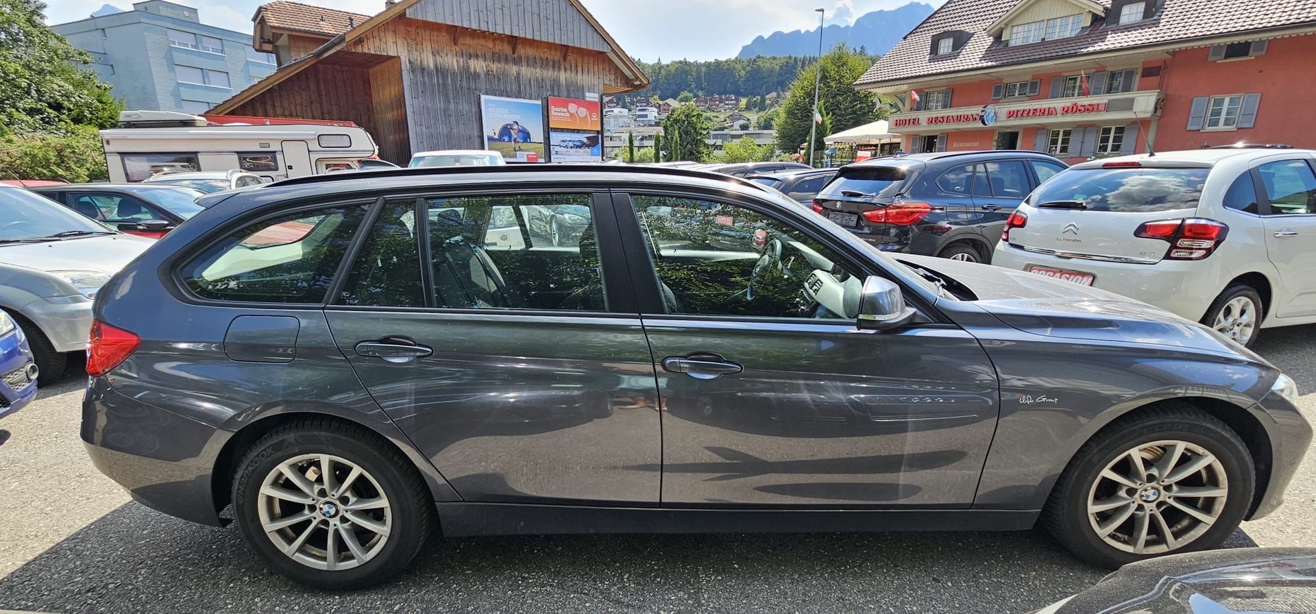 BMW 318d xDrive Touring Sport Line-image-4